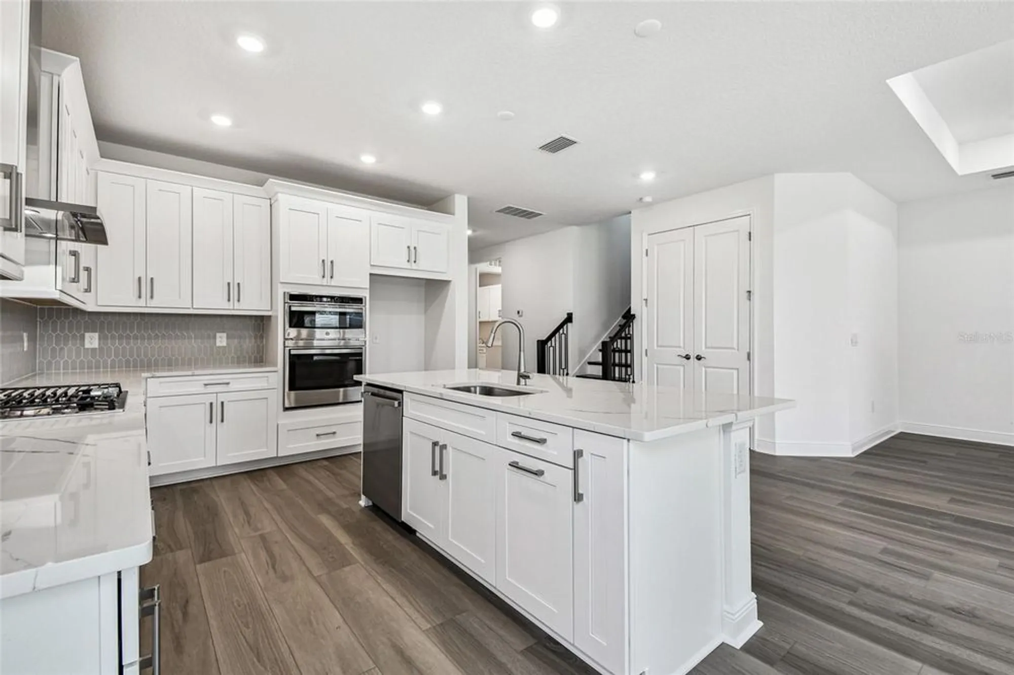 Property Slideshow image 7 of 28 | 17236 savory mist cir, Lakewood Ranch, FL, 34211