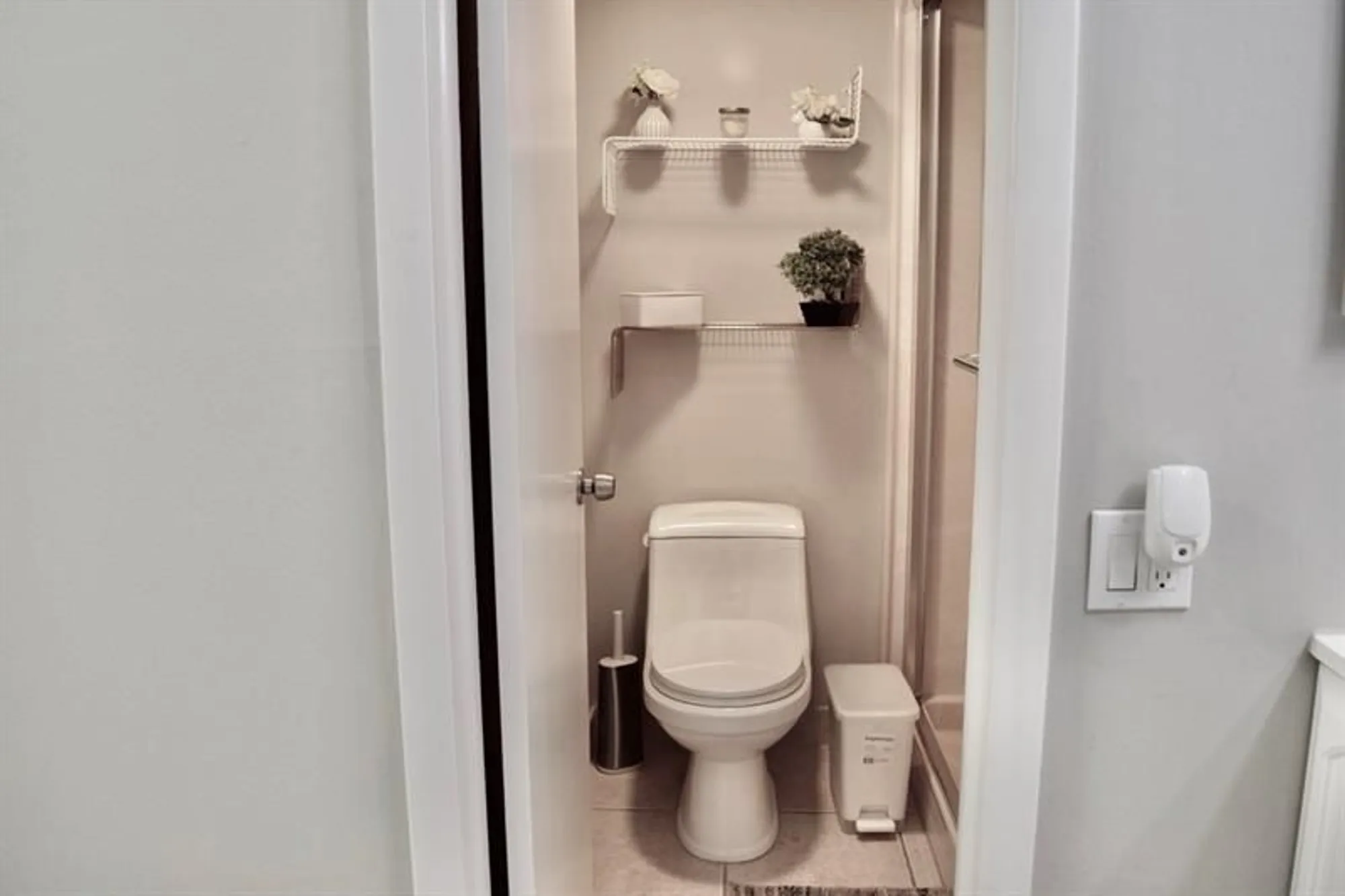 Property Slideshow image 14 of 35 | 9201 lime bay blvd 214, Tamarac, FL, 33321