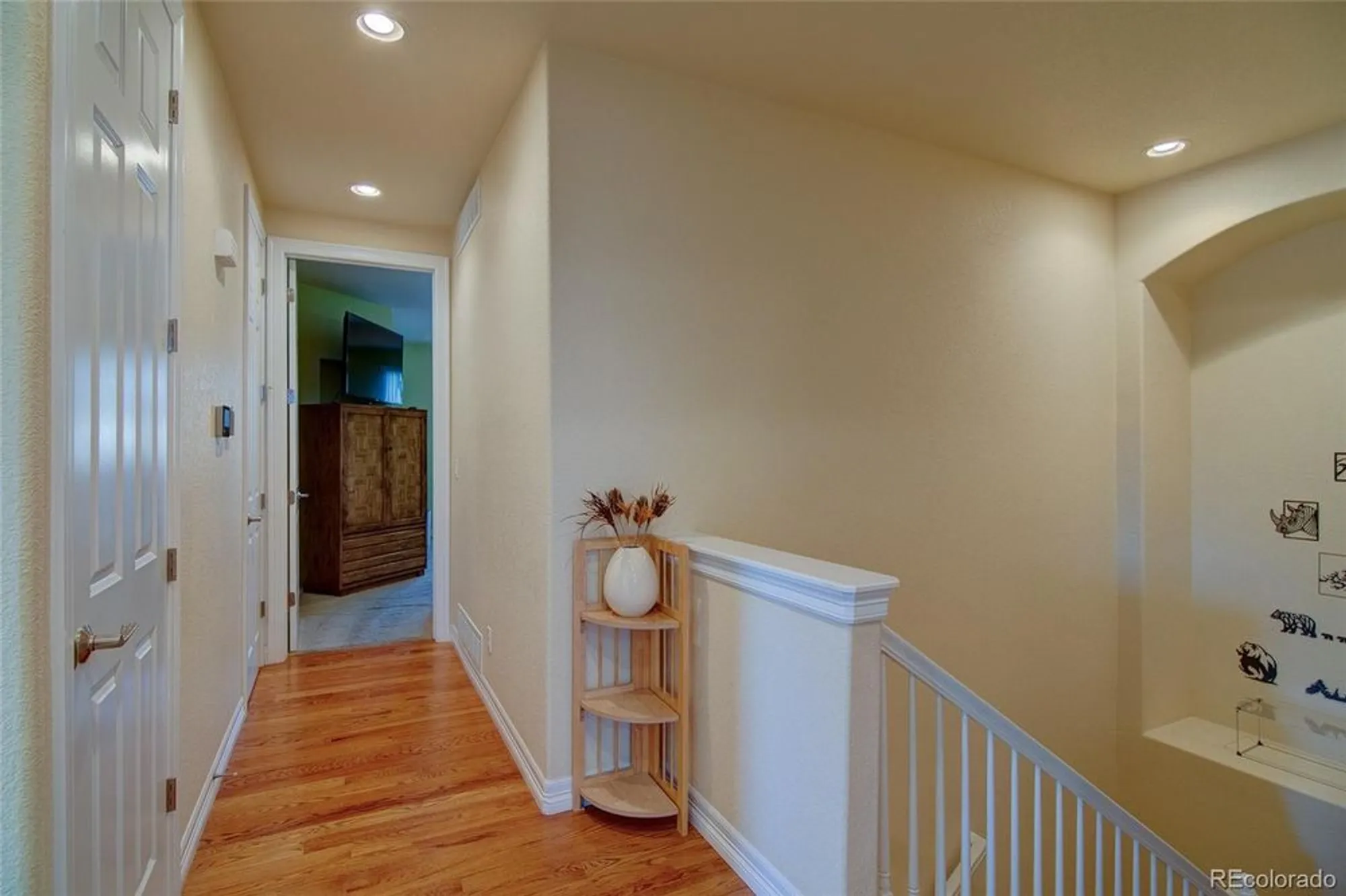 Property Slideshow image 21 of 50 | 8588 w quarles pl, Littleton, CO, 80128