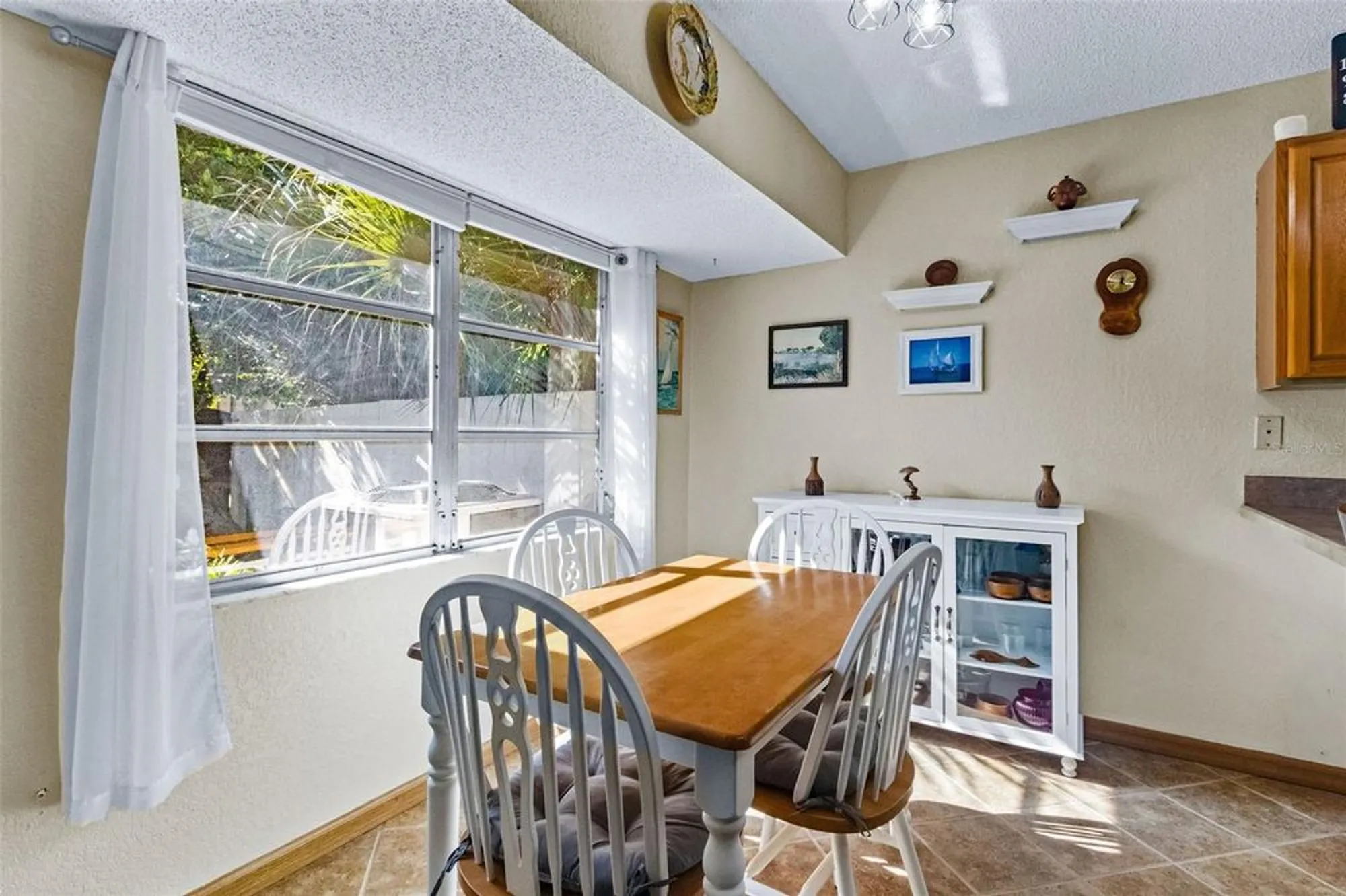 Property Slideshow image 12 of 37 | 1417 heather ridge blvd, Dunedin, FL, 34698