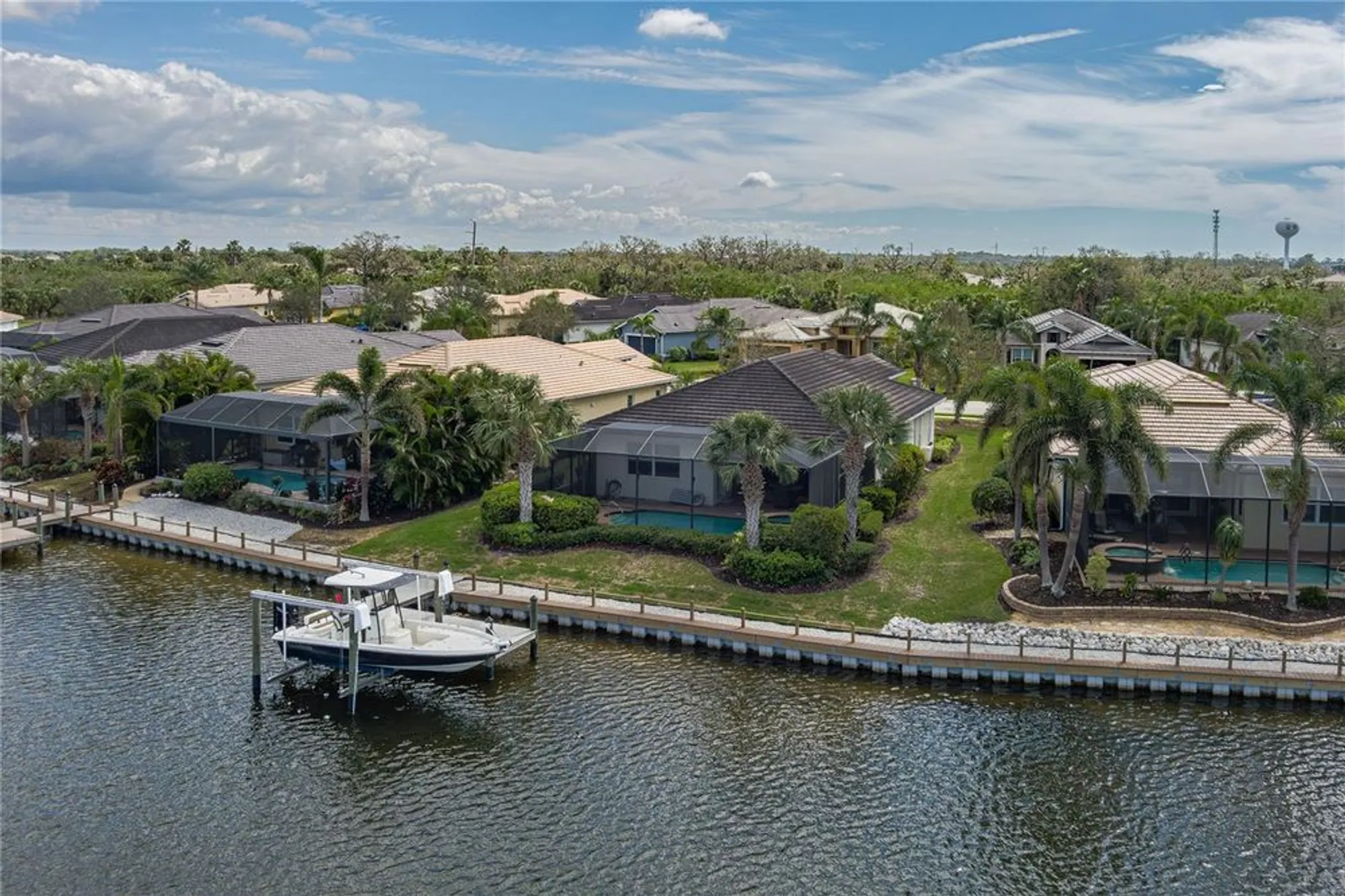 Property Slideshow image 28 of 56 | 5040 lake overlook ave, Bradenton, FL, 34208