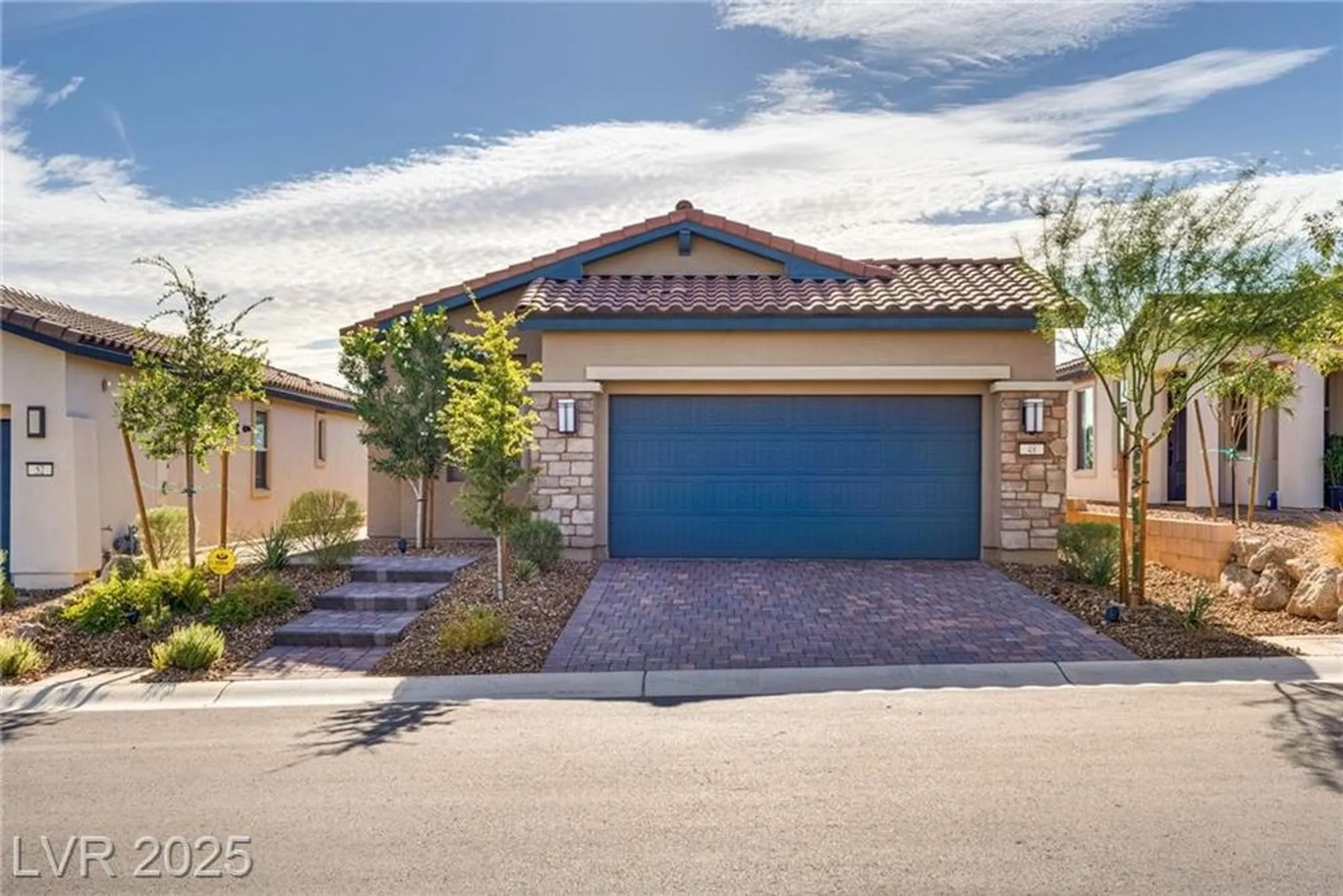 Property Slideshow image 29 of 35 | 48 stone bluff ln, Henderson, NV, 89011