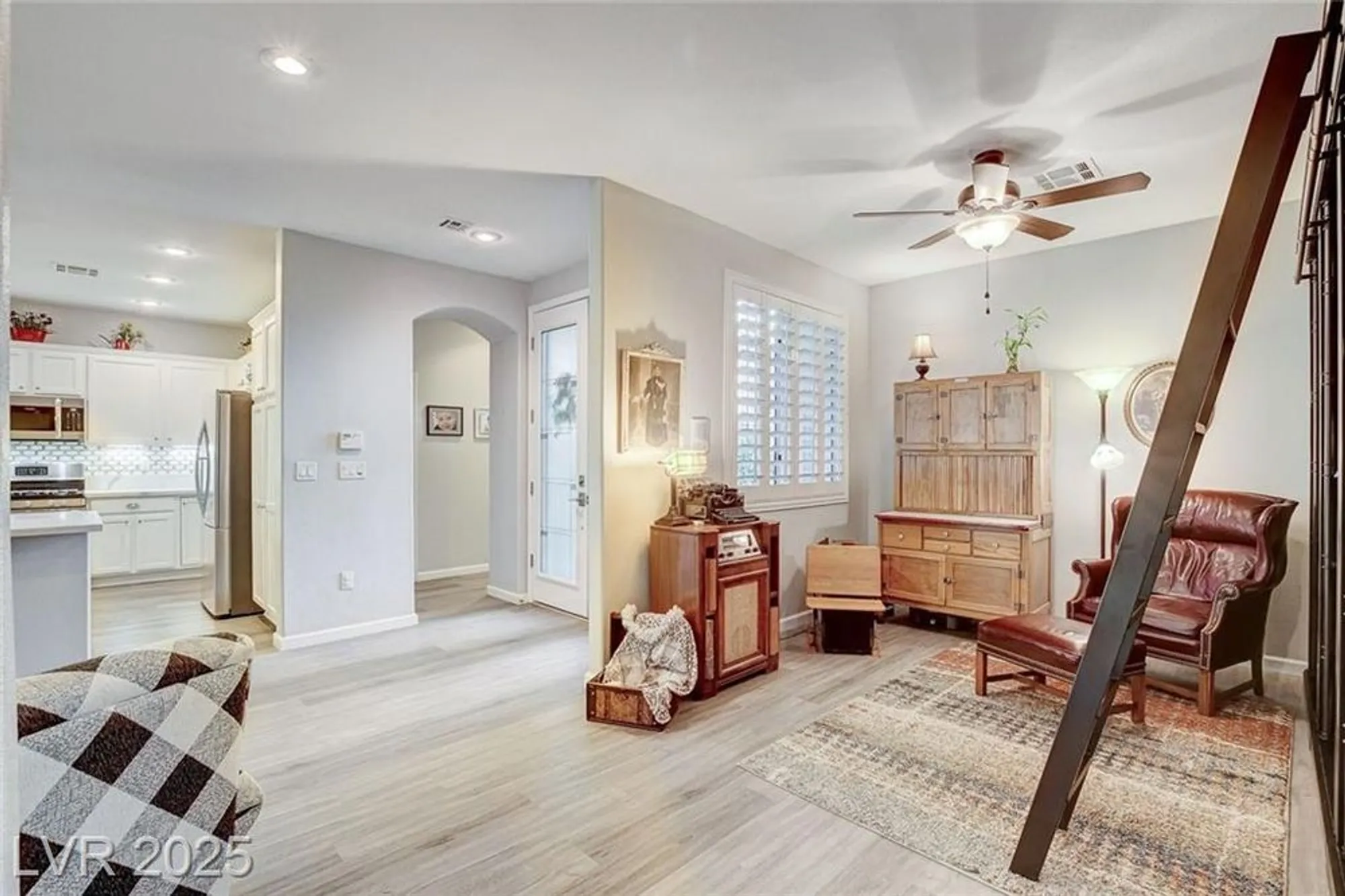 Property Slideshow image 17 of 54 | 10228 riva de destino ave, Las Vegas, NV, 89135