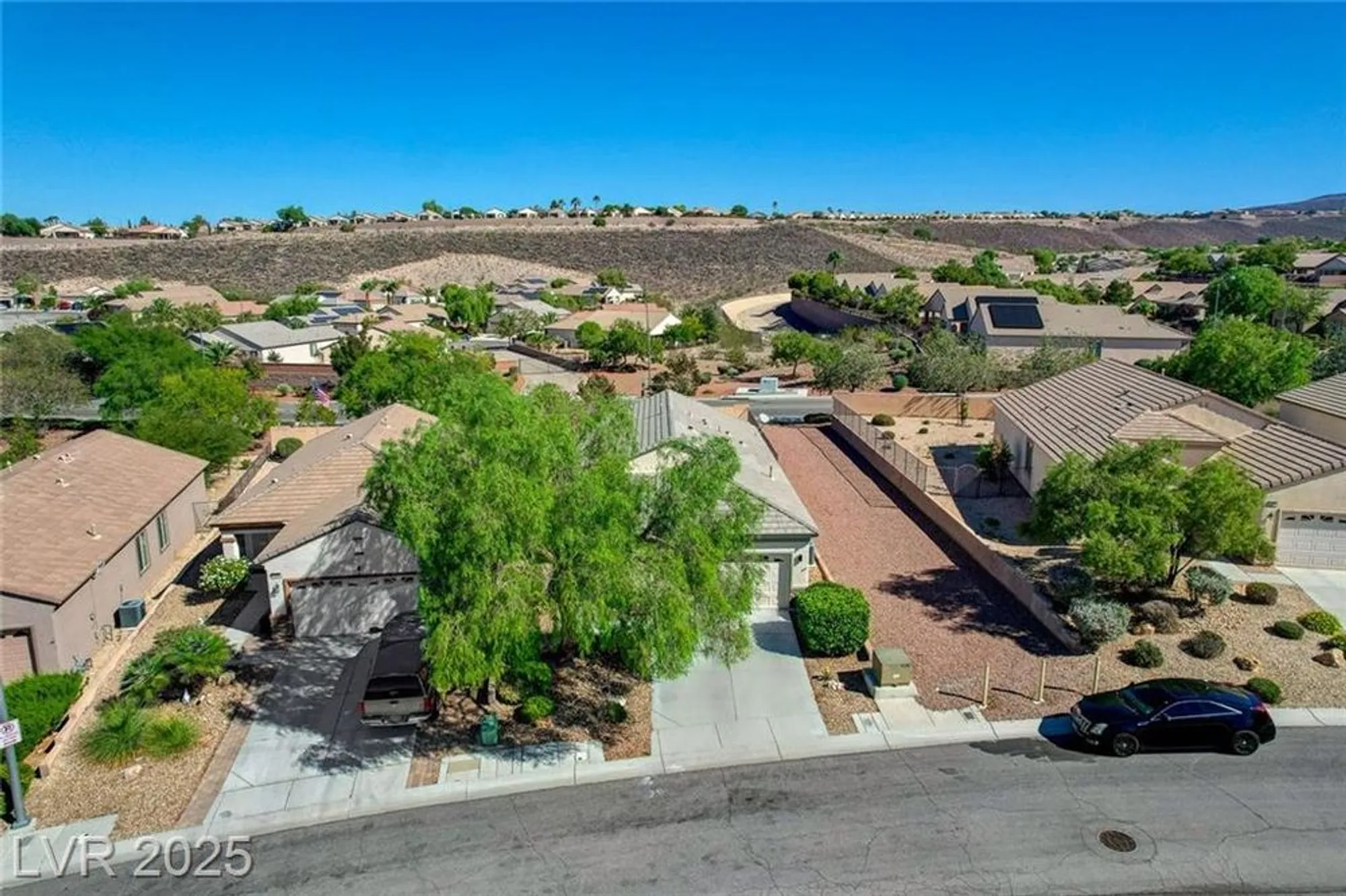 Property Slideshow image 45 of 72 | 2576 binary stars st, Henderson, NV, 89044