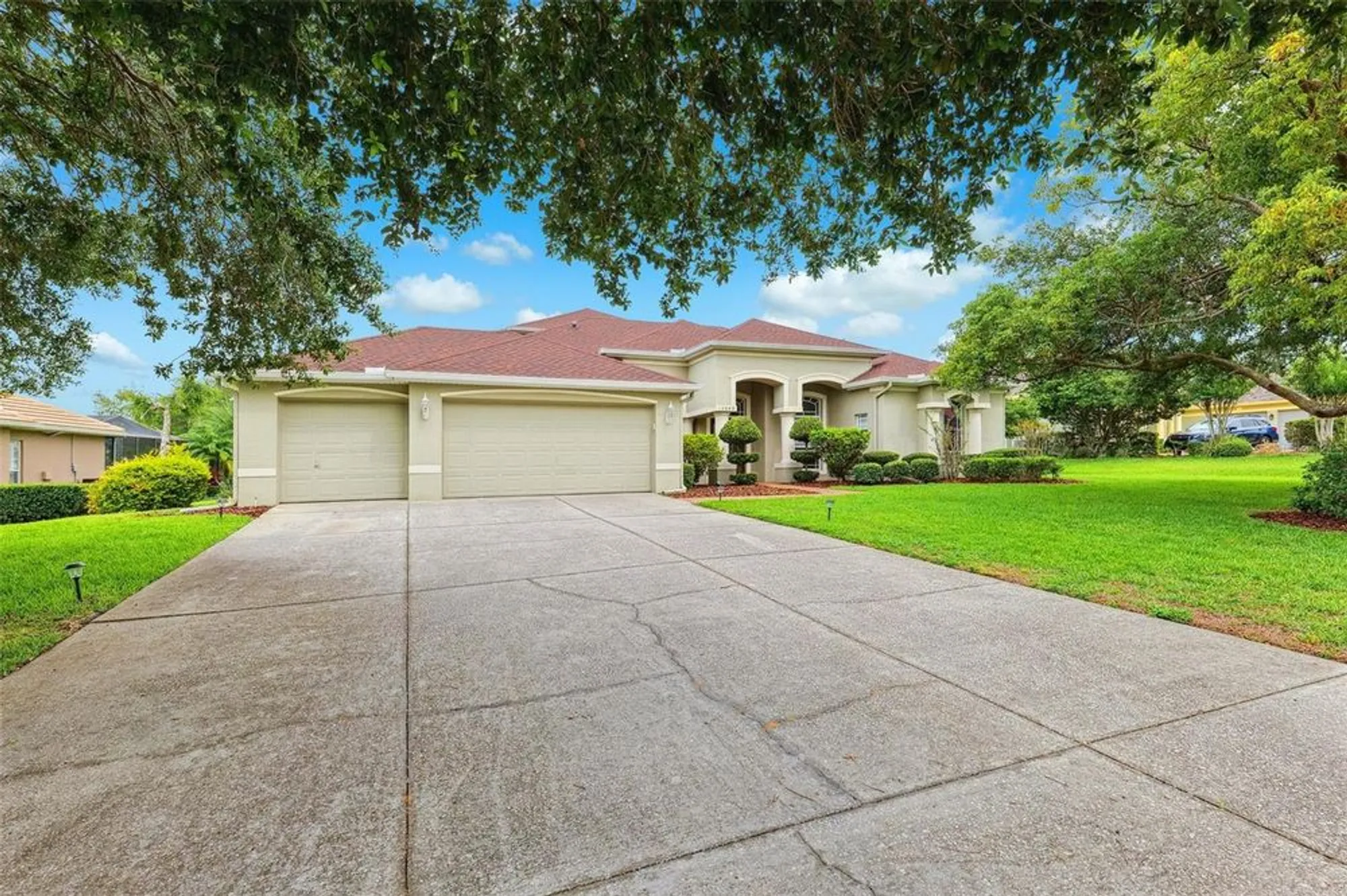 Property Slideshow image 4 of 52 | 13049 thoroughbred dr, Dade City, FL, 33525