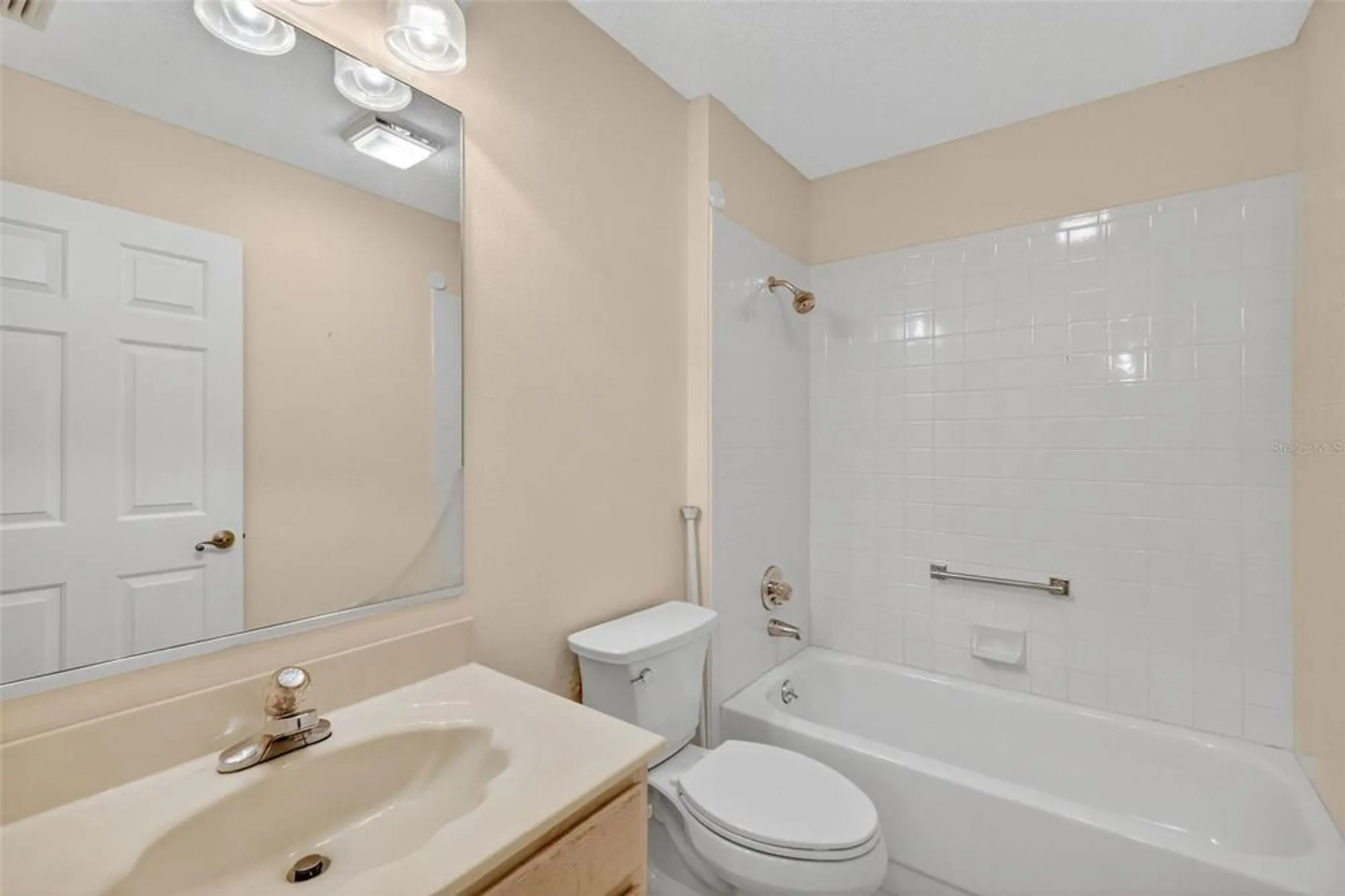 Property Slideshow image 30 of 35 | 318 del mar dr, The Villages, FL, 32159