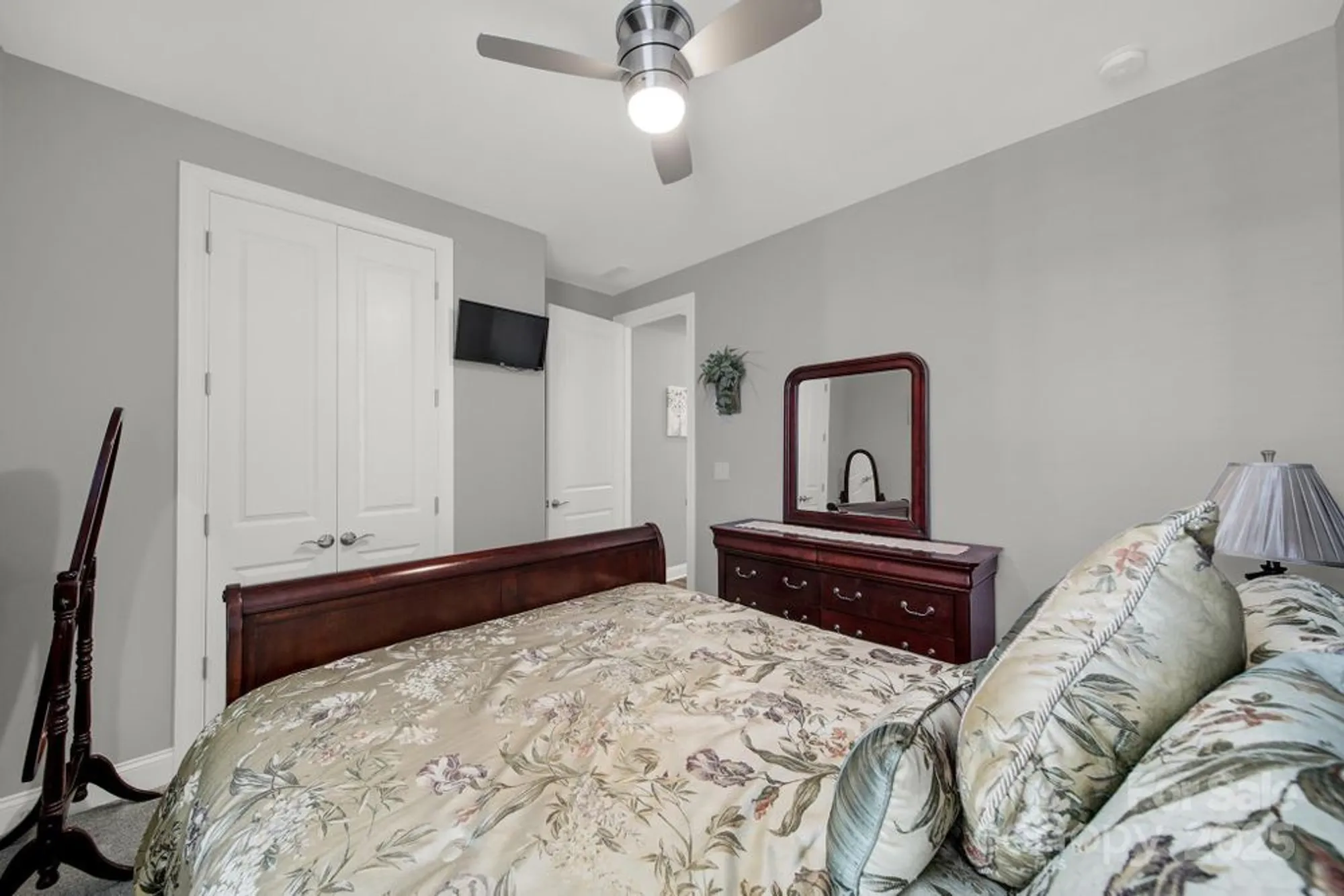 Property Slideshow image 8 of 48 | 10313 superb ln, Charlotte, NC, 28215