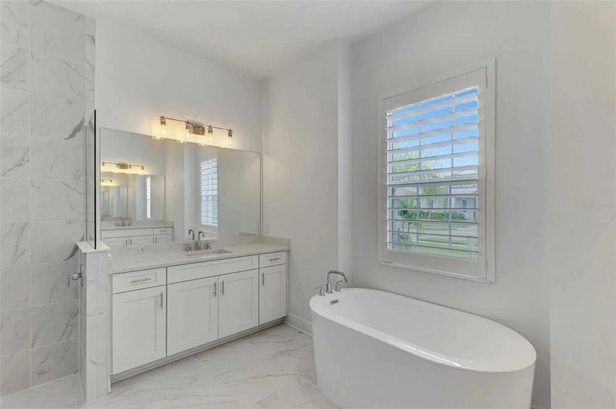 Property Slideshow image 37 of 92 | 21353 holmes cir, Venice, FL, 34293
