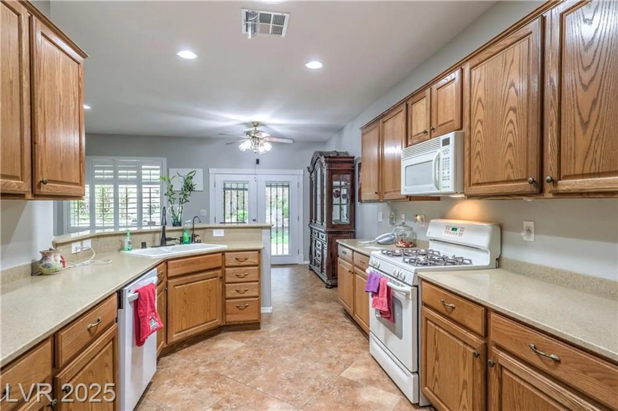 Property Slideshow image 17 of 37 | 2413 hamonah dr, Henderson, NV, 89044