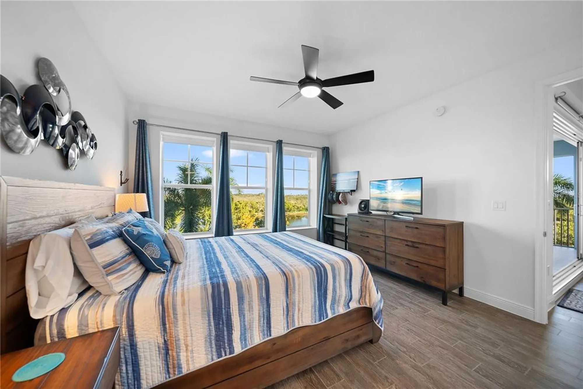 Property Slideshow image 22 of 72 | 391 aruba cir 303, Bradenton, FL, 34209