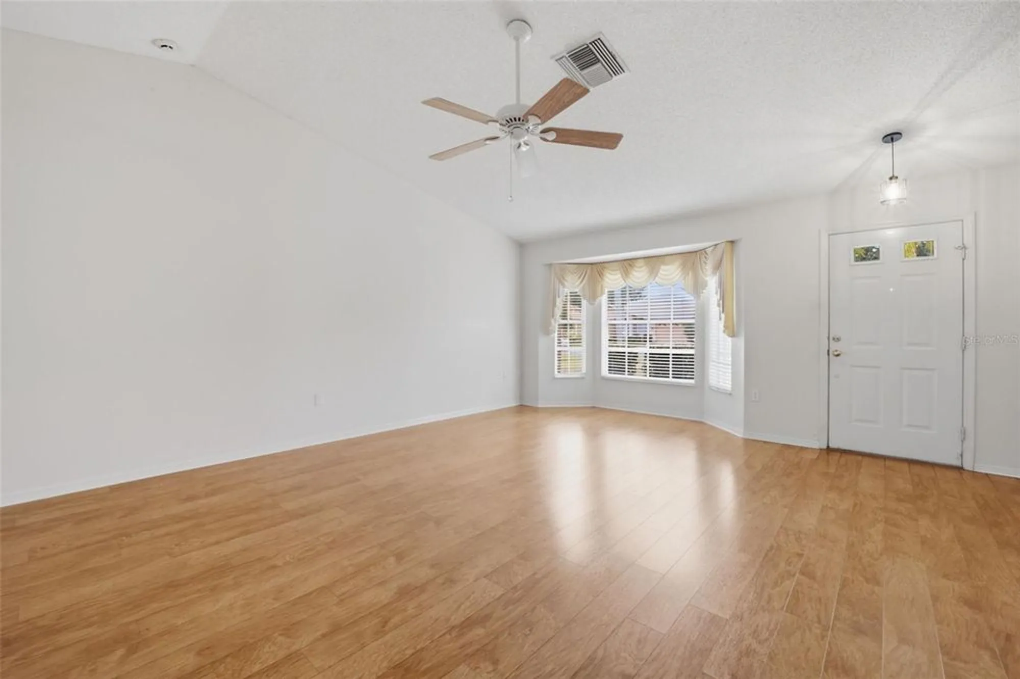 Property Slideshow image 15 of 59 | 1228 ashbourne cir, Trinity, FL, 34655