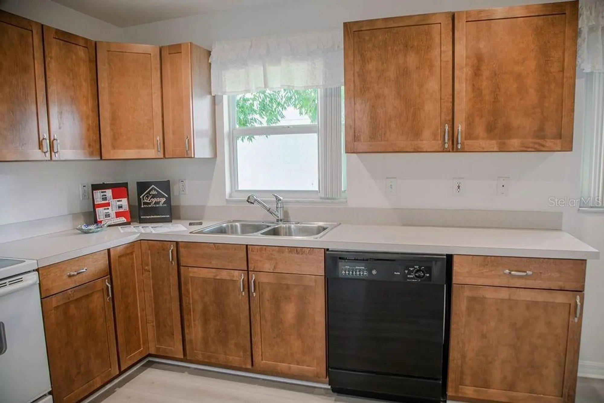 Property Slideshow image 11 of 45 | 231 lake suzanne dr, Lake Wales, FL, 33859