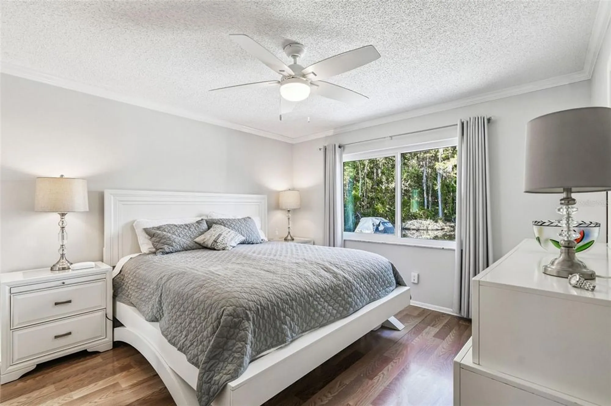 Property Slideshow image 11 of 49 | 11539 scotch pine dr, New Port Richey, FL, 34654