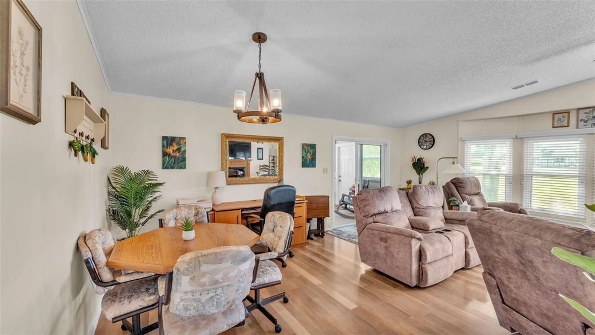 Property Slideshow image 14 of 48 | 3279 pebble bend dr, Lakeland, FL, 33810