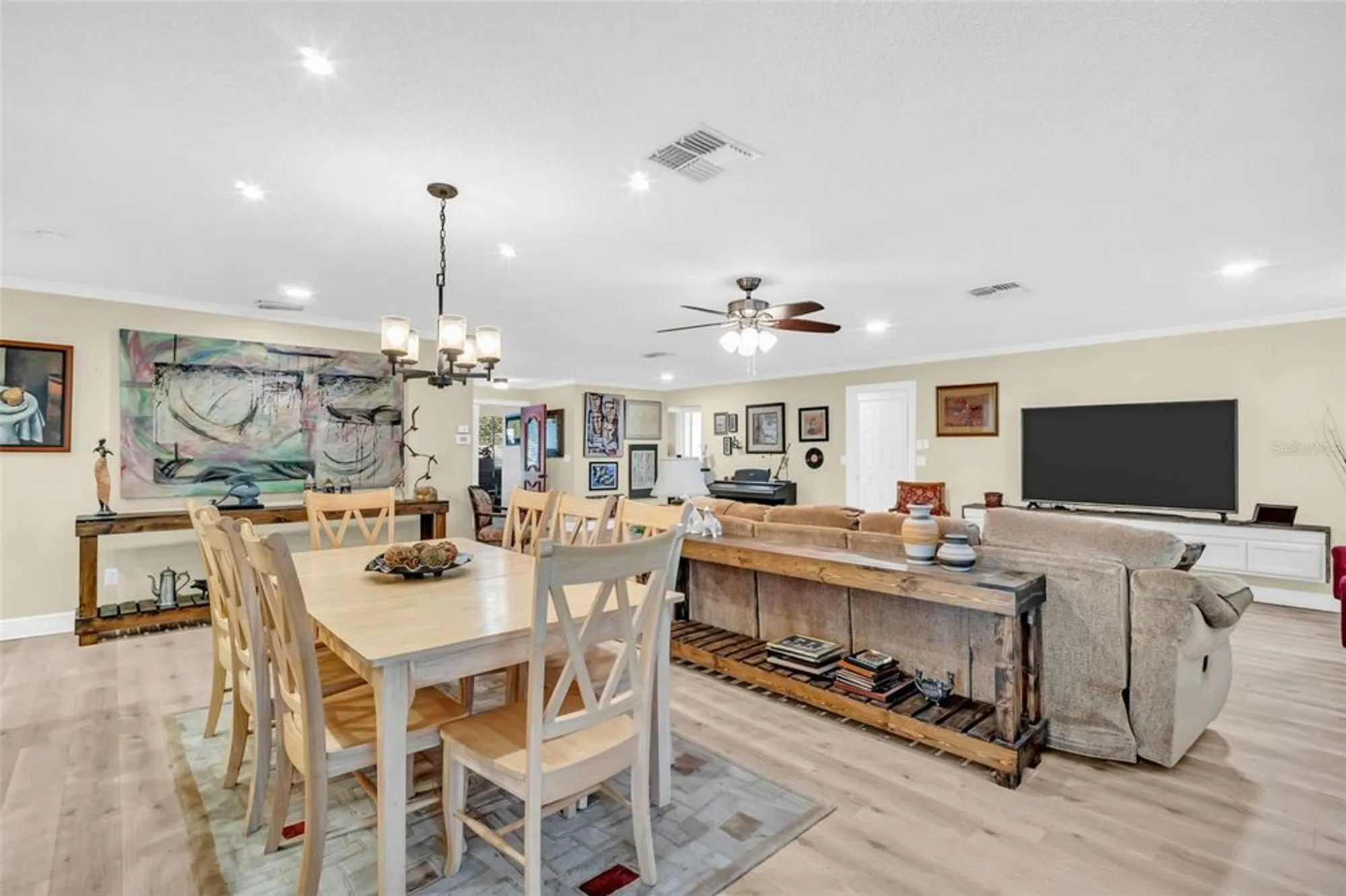Property Slideshow image 16 of 57 | 1222 gillespie dr, Palm Harbor, FL, 34684