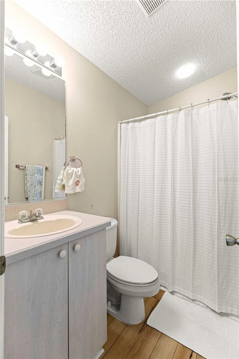 Property Slideshow image 14 of 20 | 2912 barboza dr, The Villages, FL, 32162