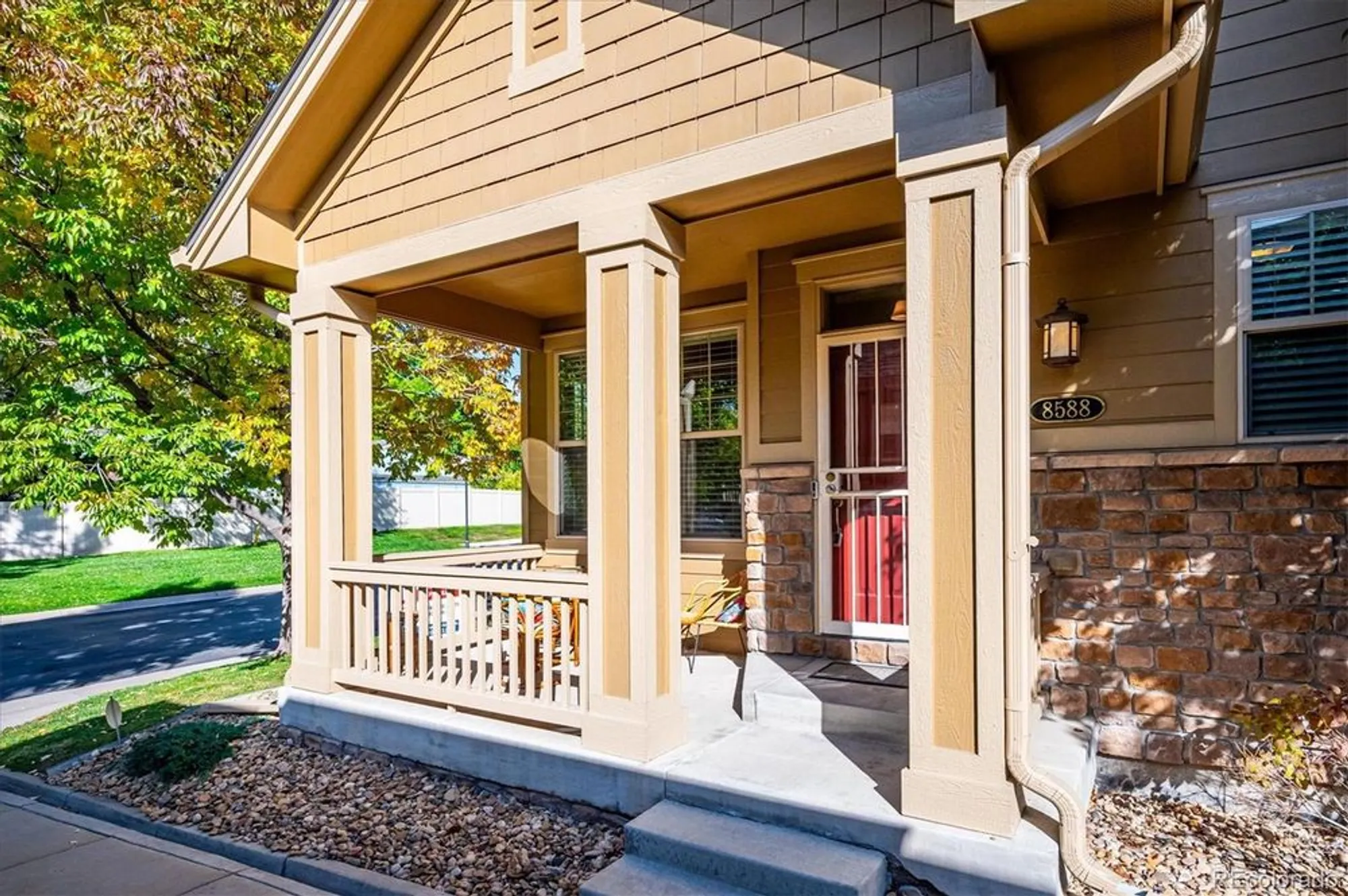 Property Slideshow image 1 of 50 | 8588 w quarles pl, Littleton, CO, 80128