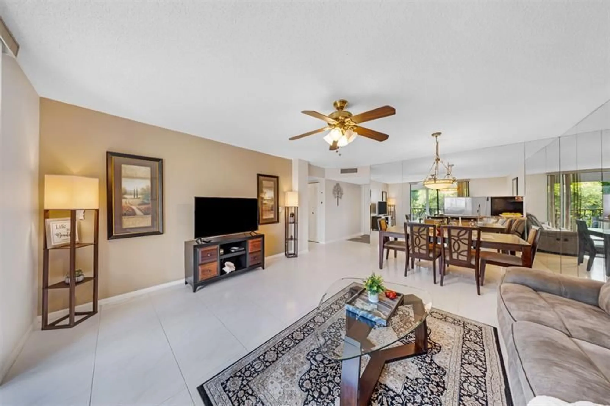Property Slideshow image 10 of 24 | 5250 las verdes cir apt 317, Delray Beach, FL, 33484