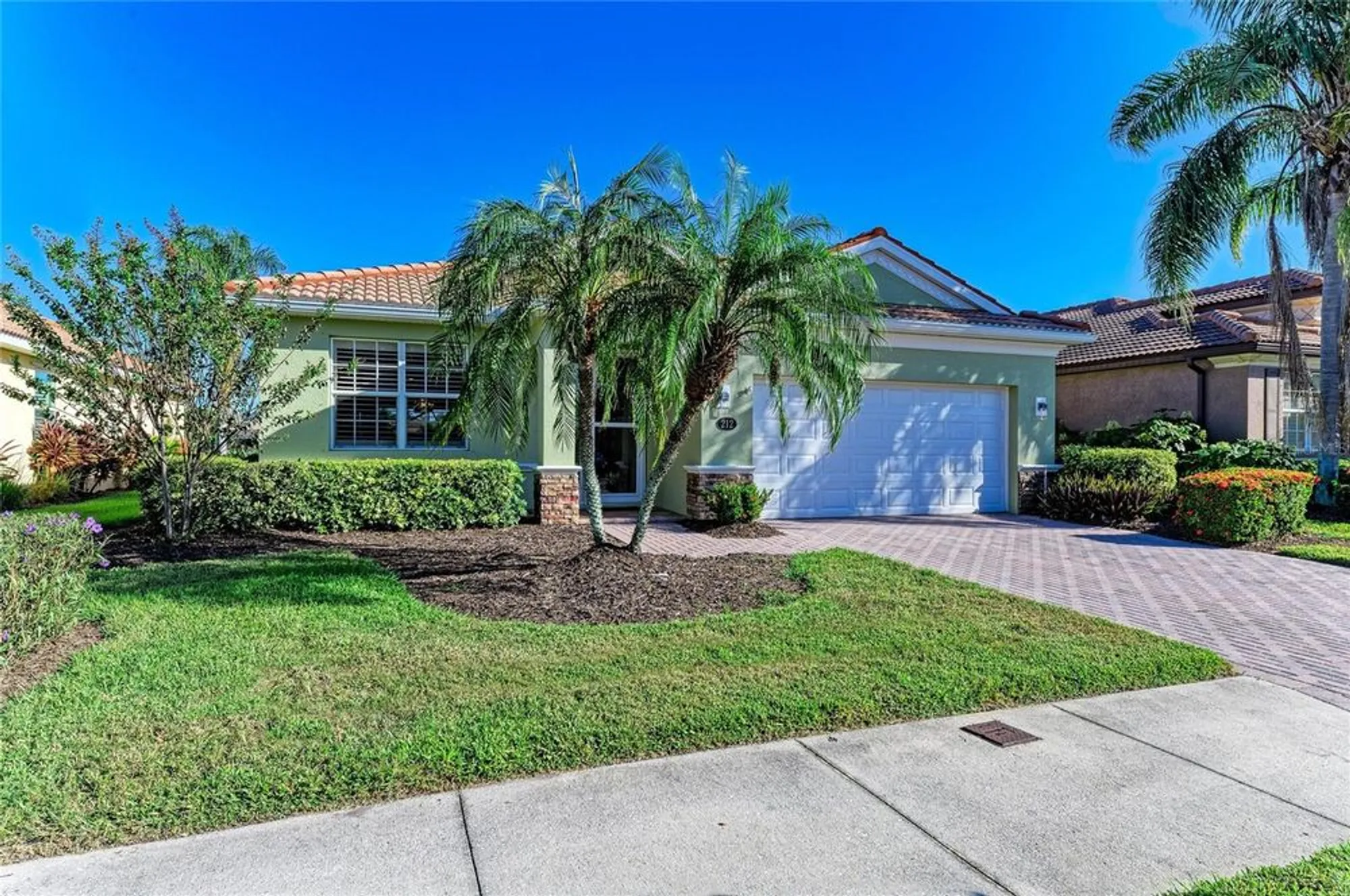 Property Slideshow image 6 of 52 | 212 river enclave ct, Bradenton, FL, 34212