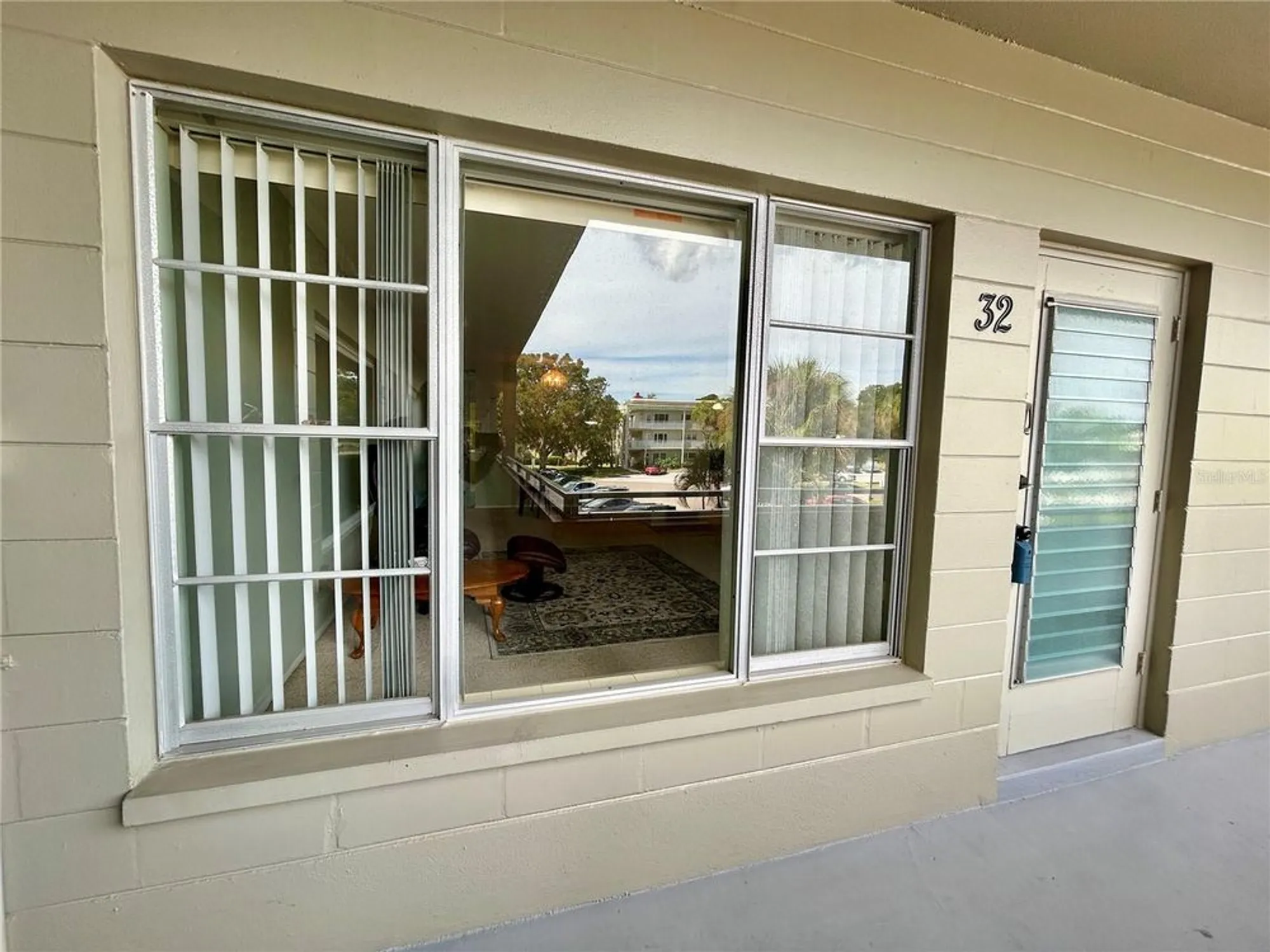 Property Slideshow image 3 of 47 | 2072 australia way 32, Clearwater, FL, 33763