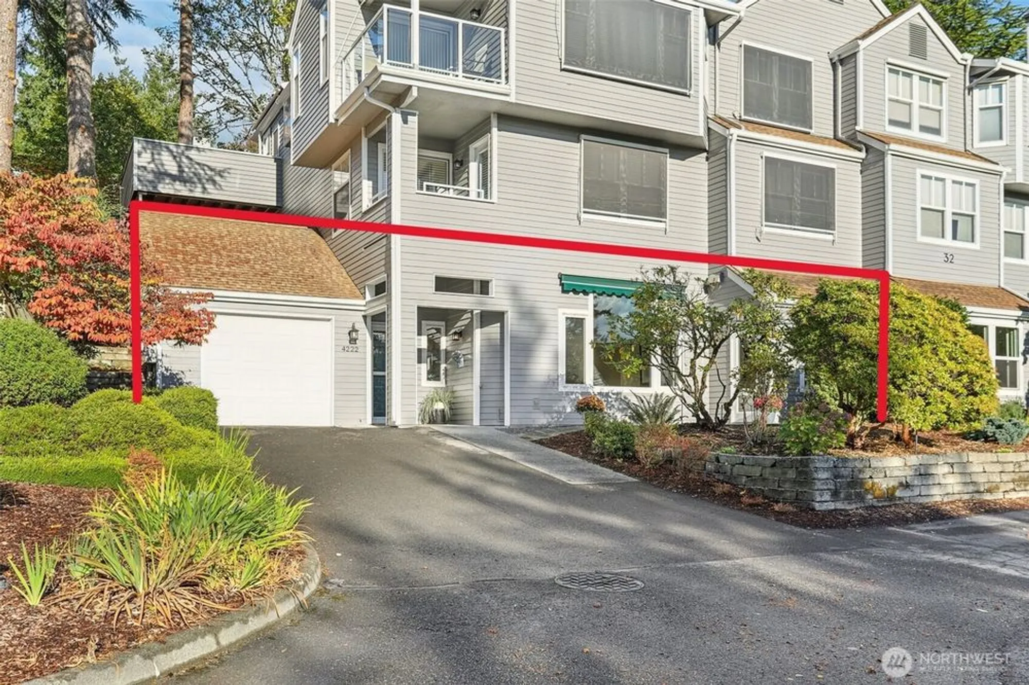 Property Slideshow image 4 of 40 | 4222 221st pl se # 1081, Issaquah, WA, 98029