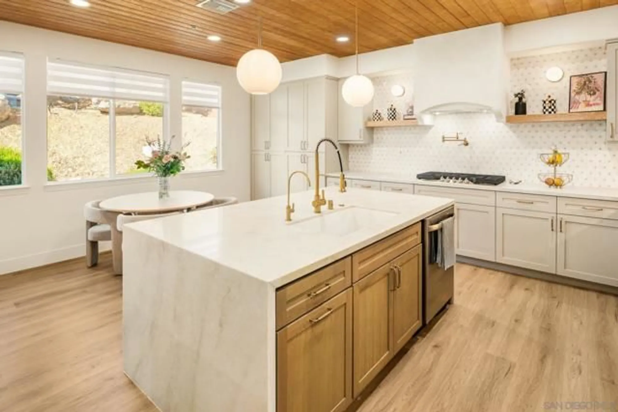 Property Slideshow image 21 of 61 | 10528 pinion trl, Escondido, CA, 92026