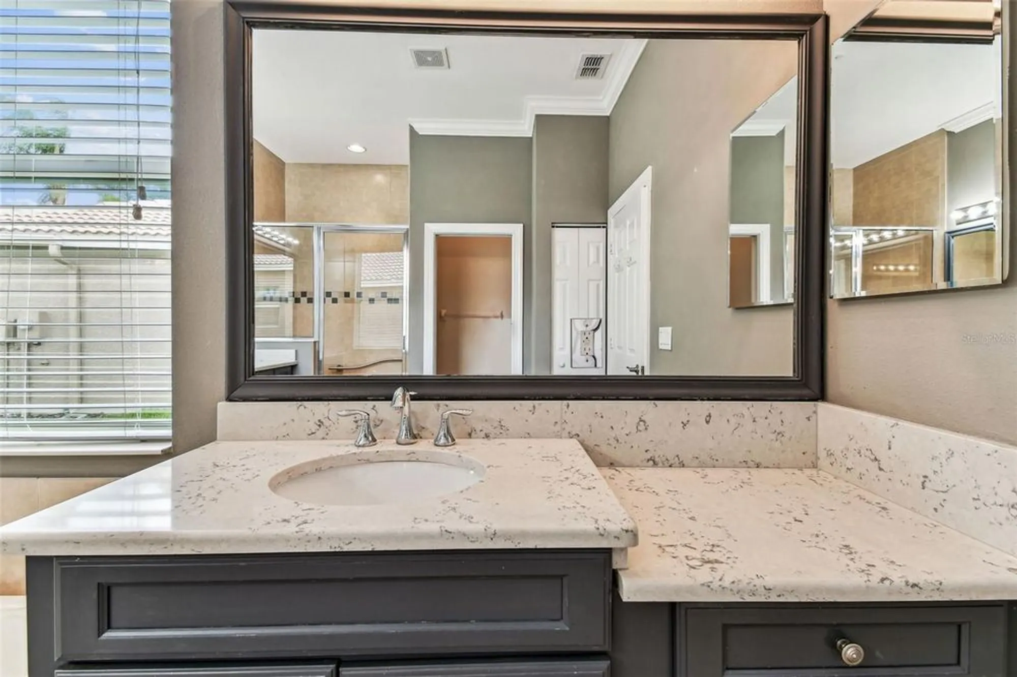 Property Slideshow image 44 of 100 | 16101 cape coral dr, Wimauma, FL, 33598