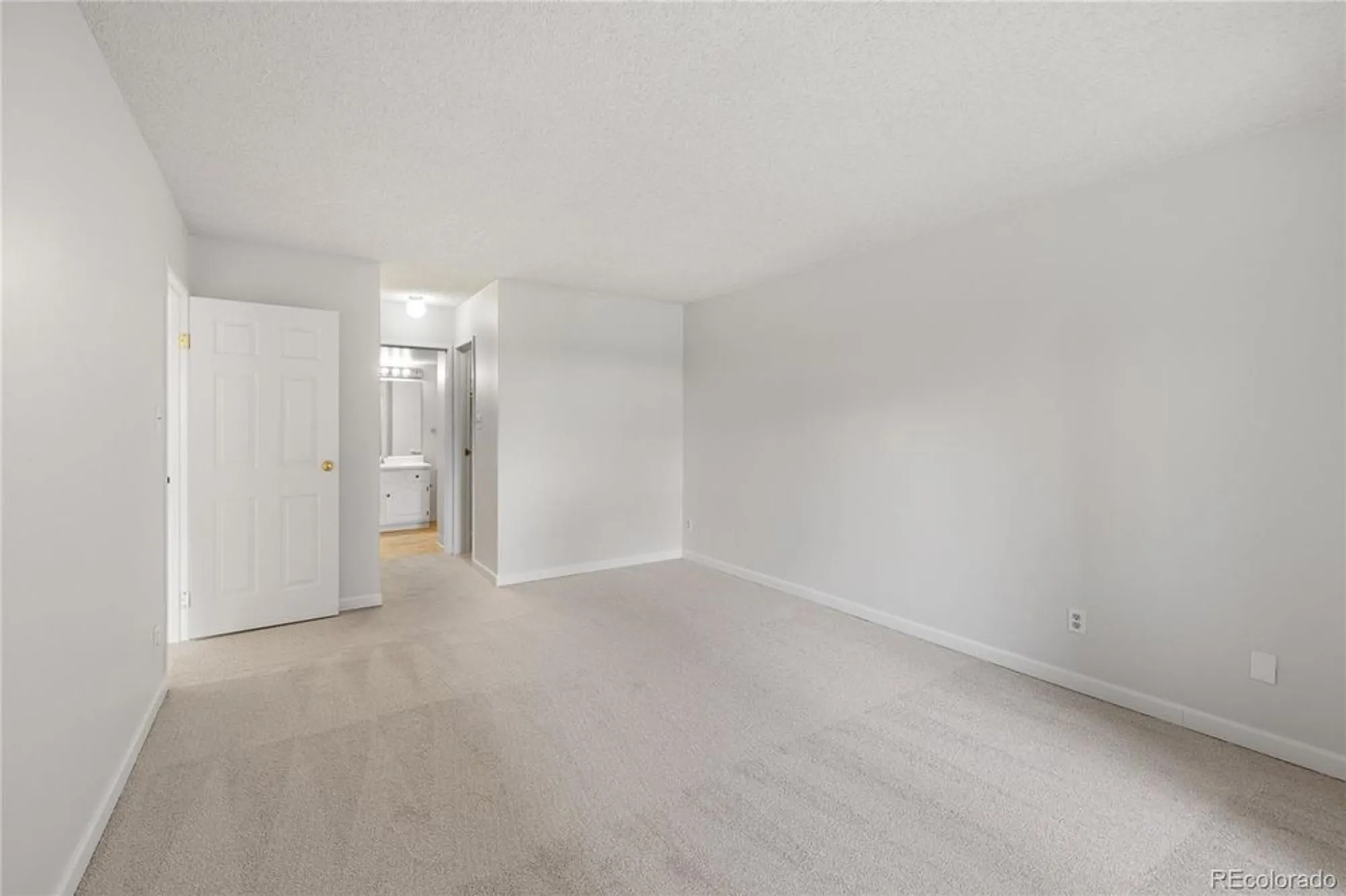 Property Slideshow image 20 of 25 | 13931 e marina dr apt 304, Aurora, CO, 80014
