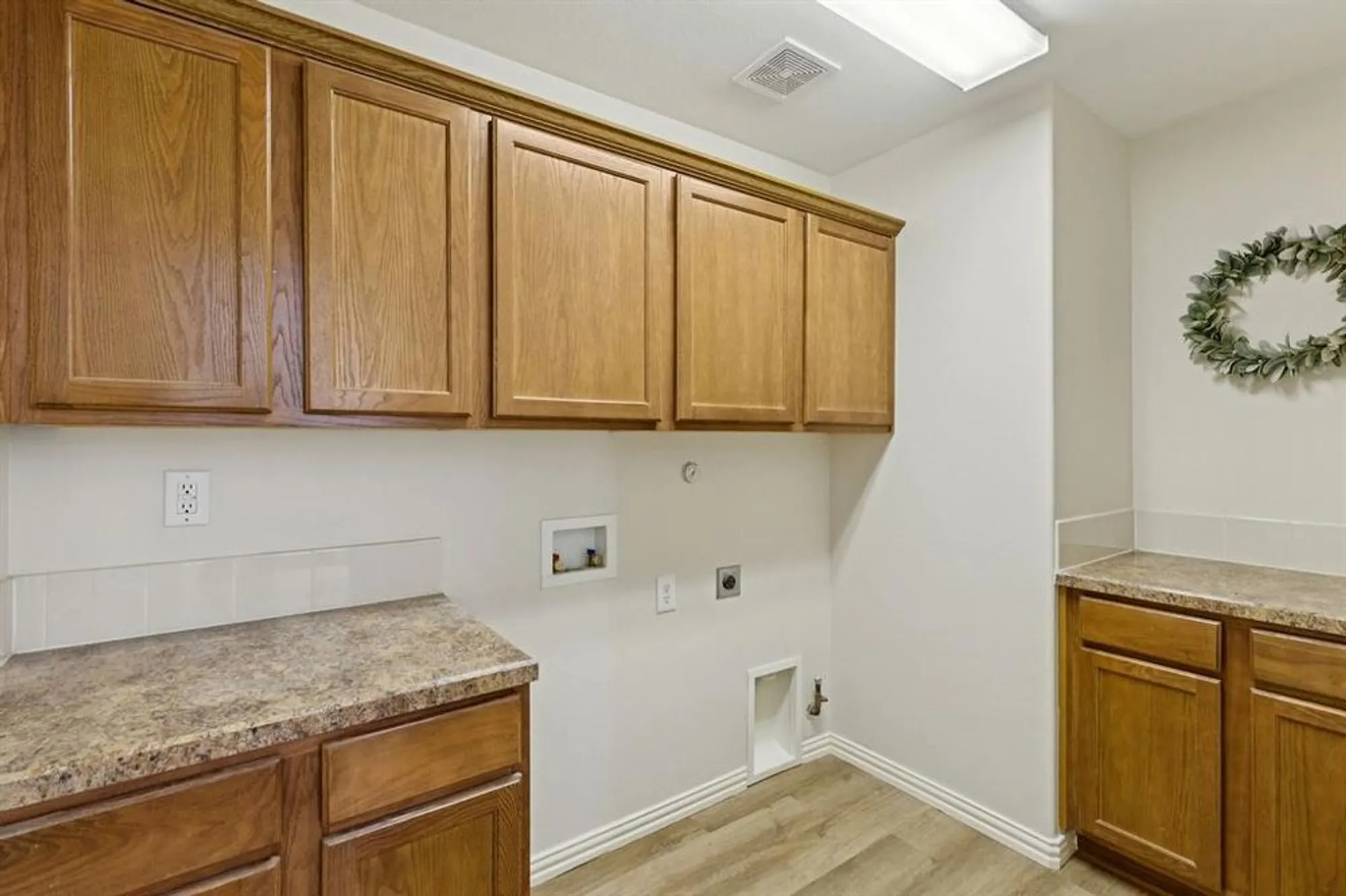 Property Slideshow image 23 of 31 | 10101 southpoint ct, Denton, TX, 76207