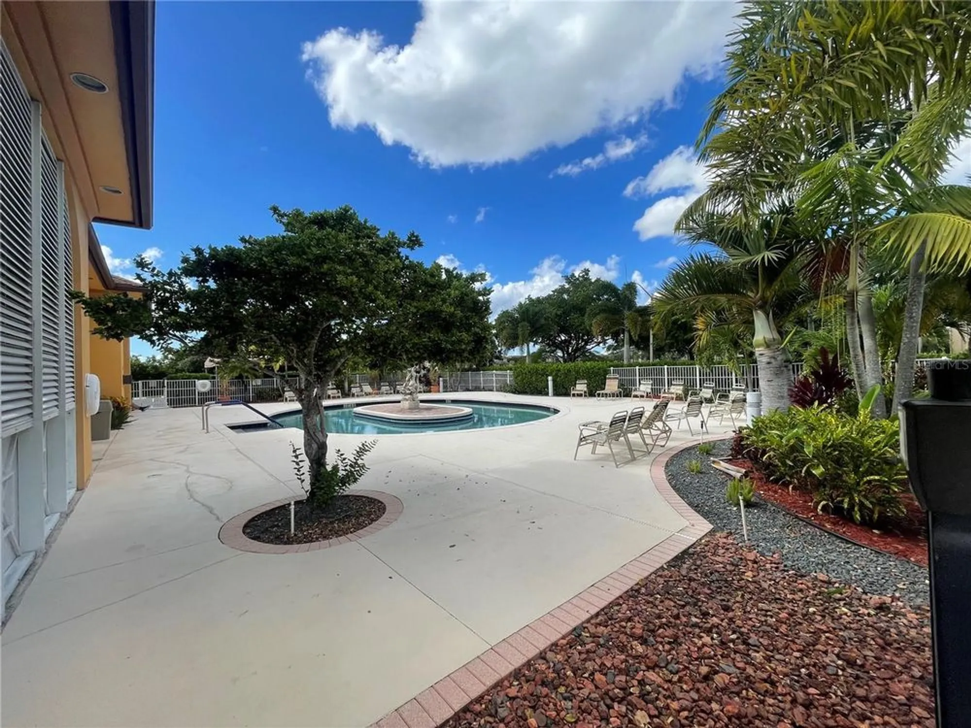 Property Slideshow image 10 of 15 | 13455 sw 9th ct 112j, Pembroke Pines, FL, 33027