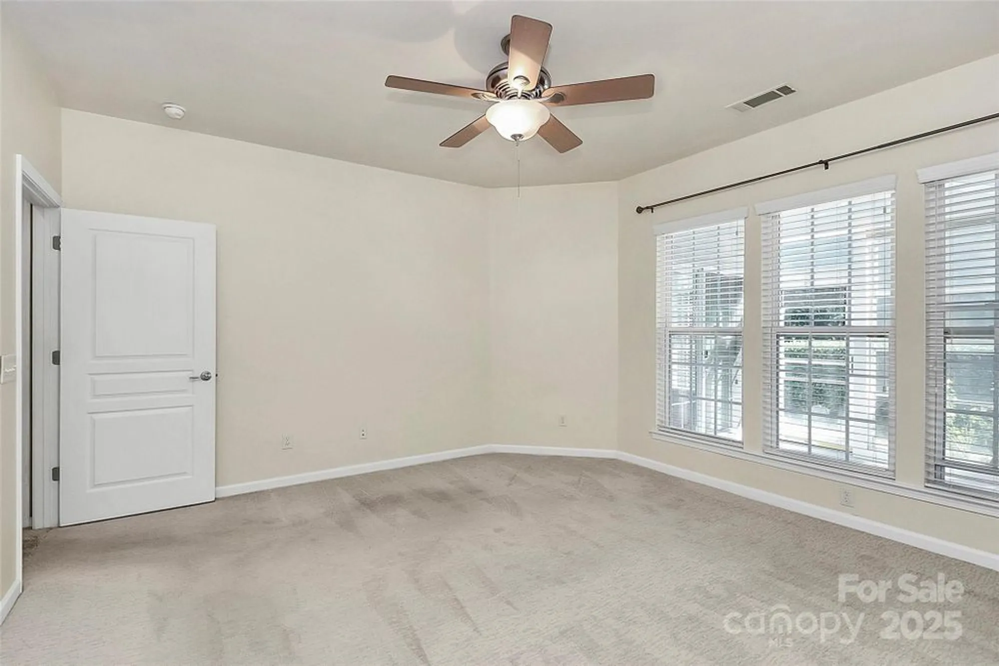 Property Slideshow image 18 of 48 | 911 lily magnolia ct, Fort Mill, SC, 29707