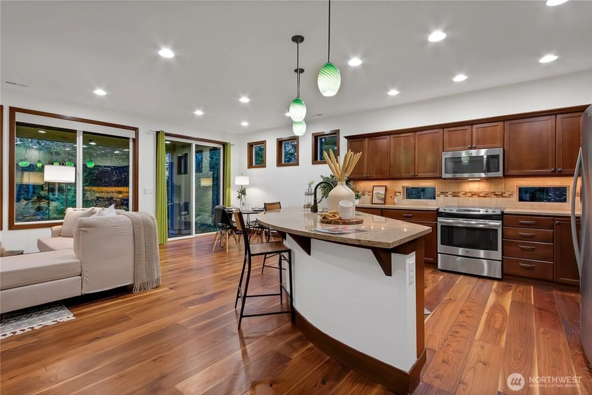 Property Slideshow image 6 of 28 | 14226 189th ave, Bonney Lake, WA, 98391