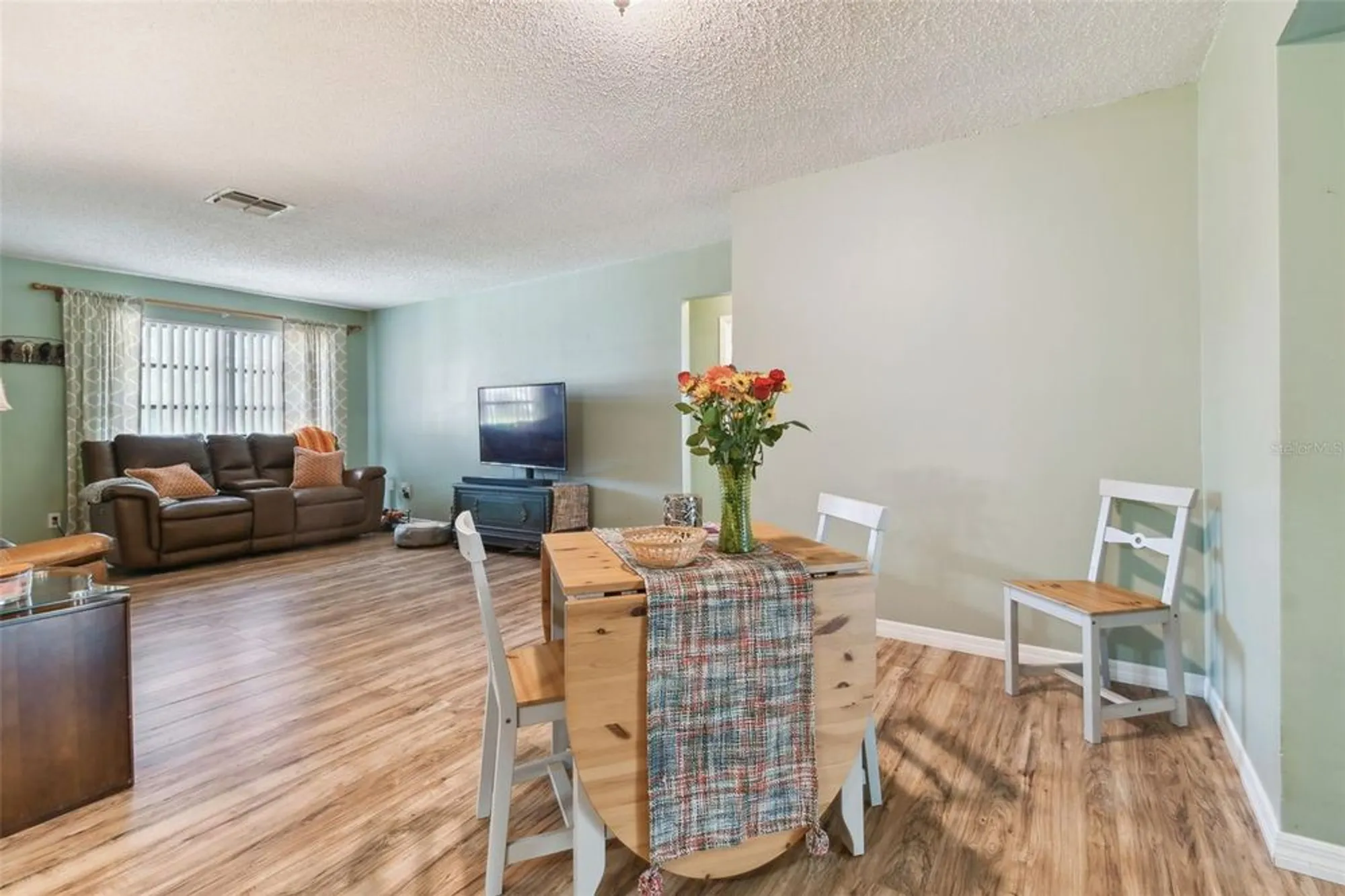 Property Slideshow image 13 of 82 | 918 windward way, Palm Harbor, FL, 34685