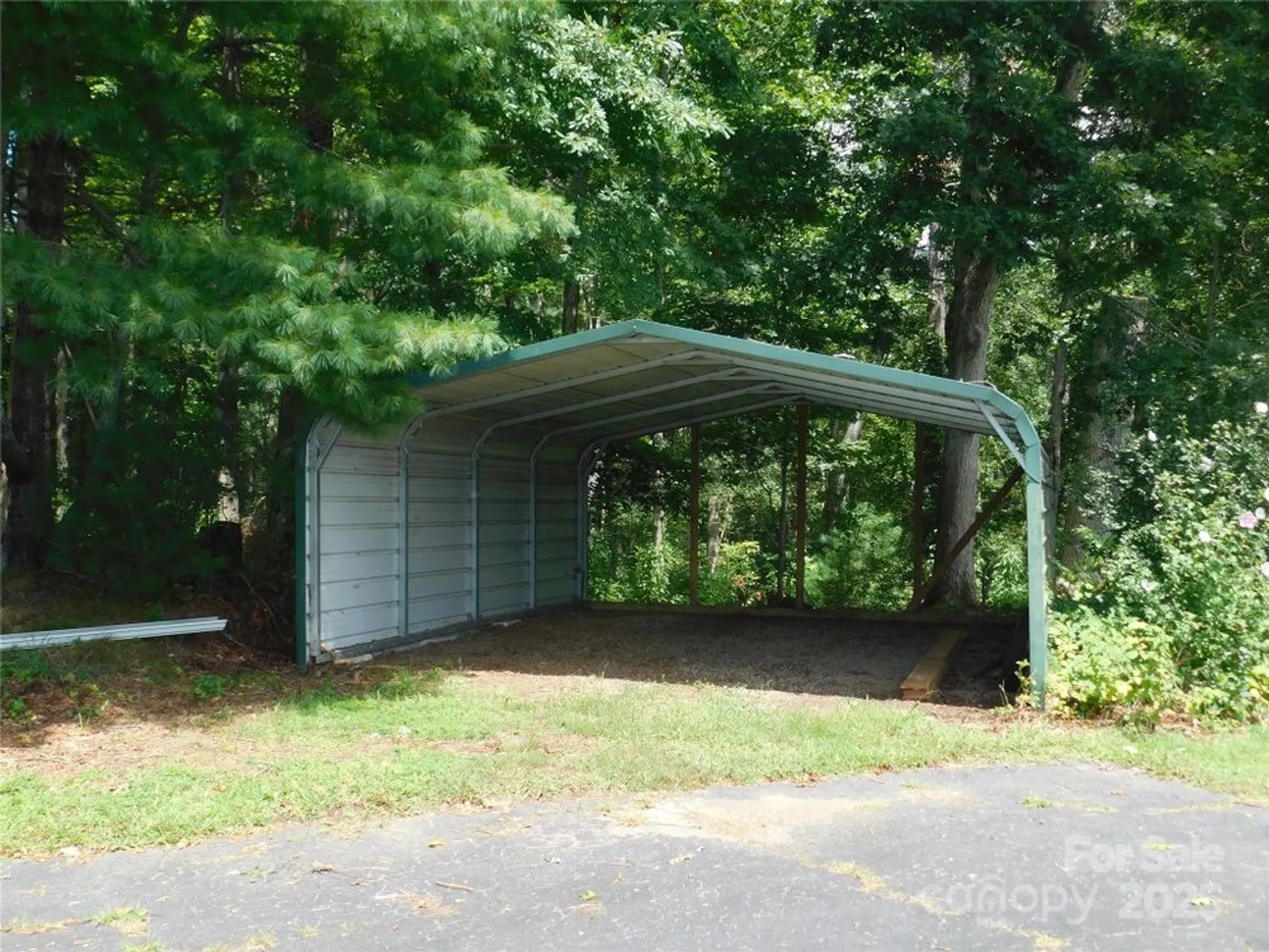 Property Slideshow image 28 of 33 | 125 fulton dr, Hendersonville, NC, 28792