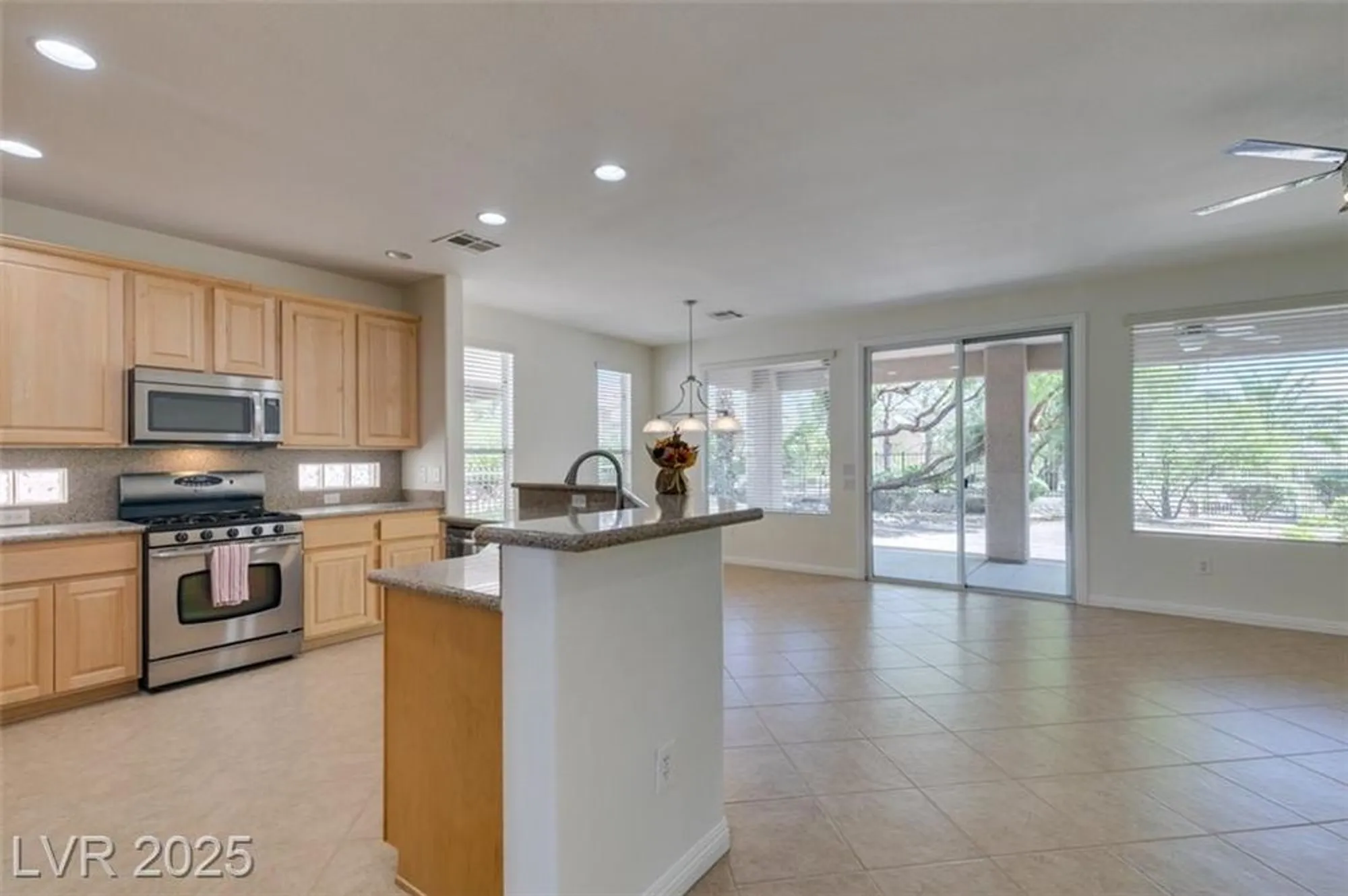 Property Slideshow image 28 of 38 | 5166 pensier st, Las Vegas, NV, 89135