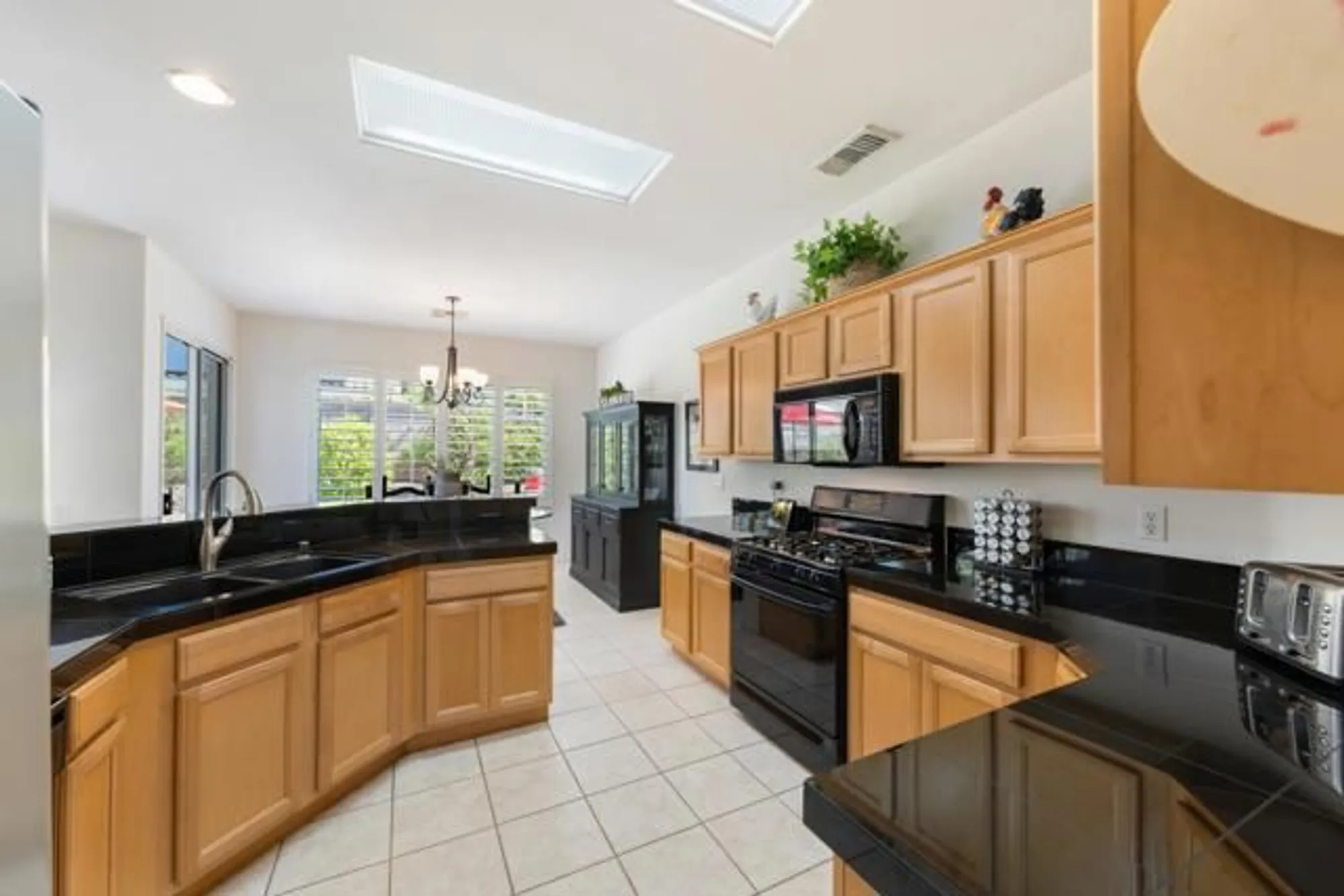 Property Slideshow image 13 of 35 | 78852 stansbury ct, Palm Desert, CA, 92211