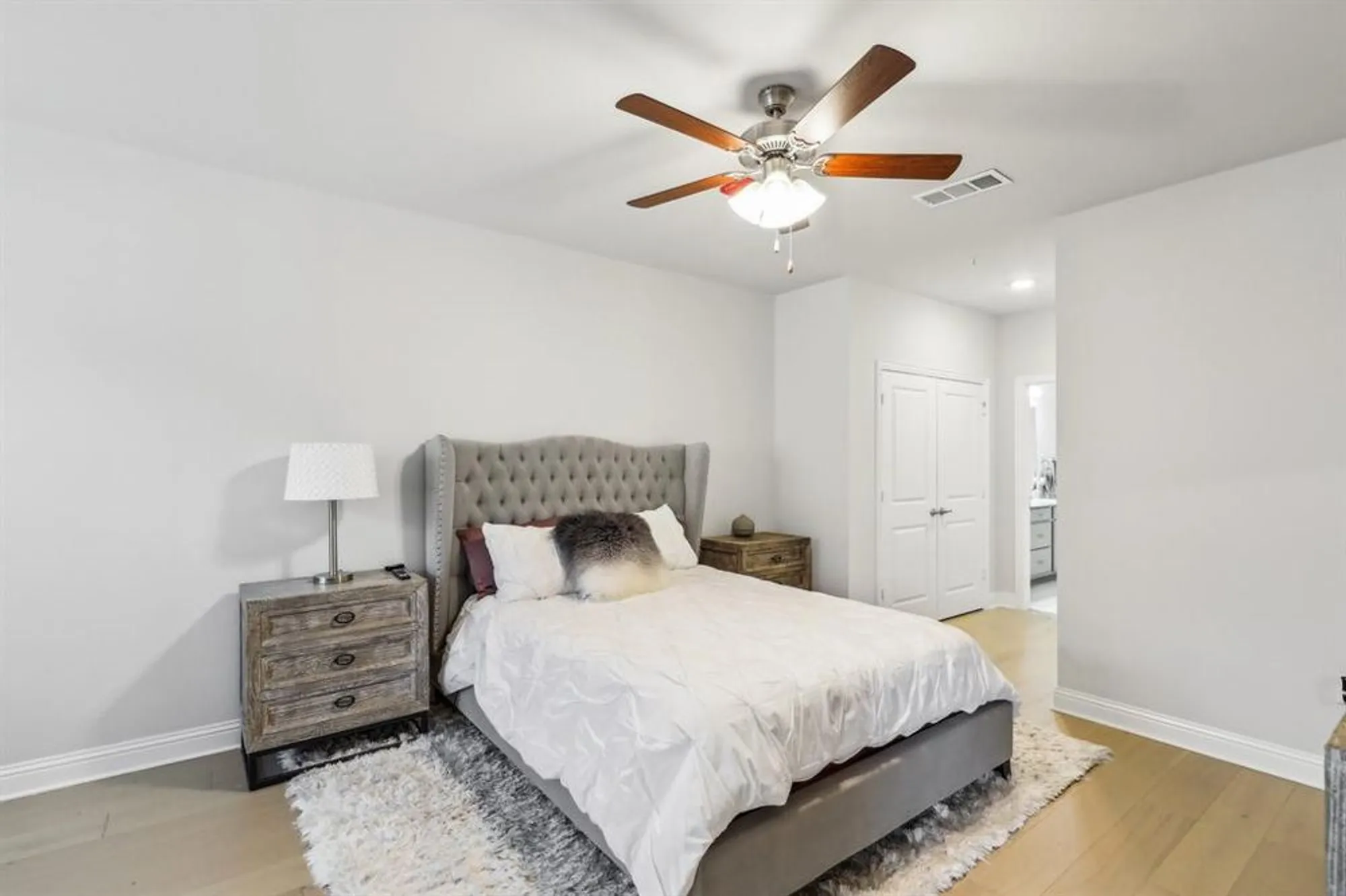 Property Slideshow image 13 of 39 | 1735 wittington pl apt 2305, Dallas, TX, 75234