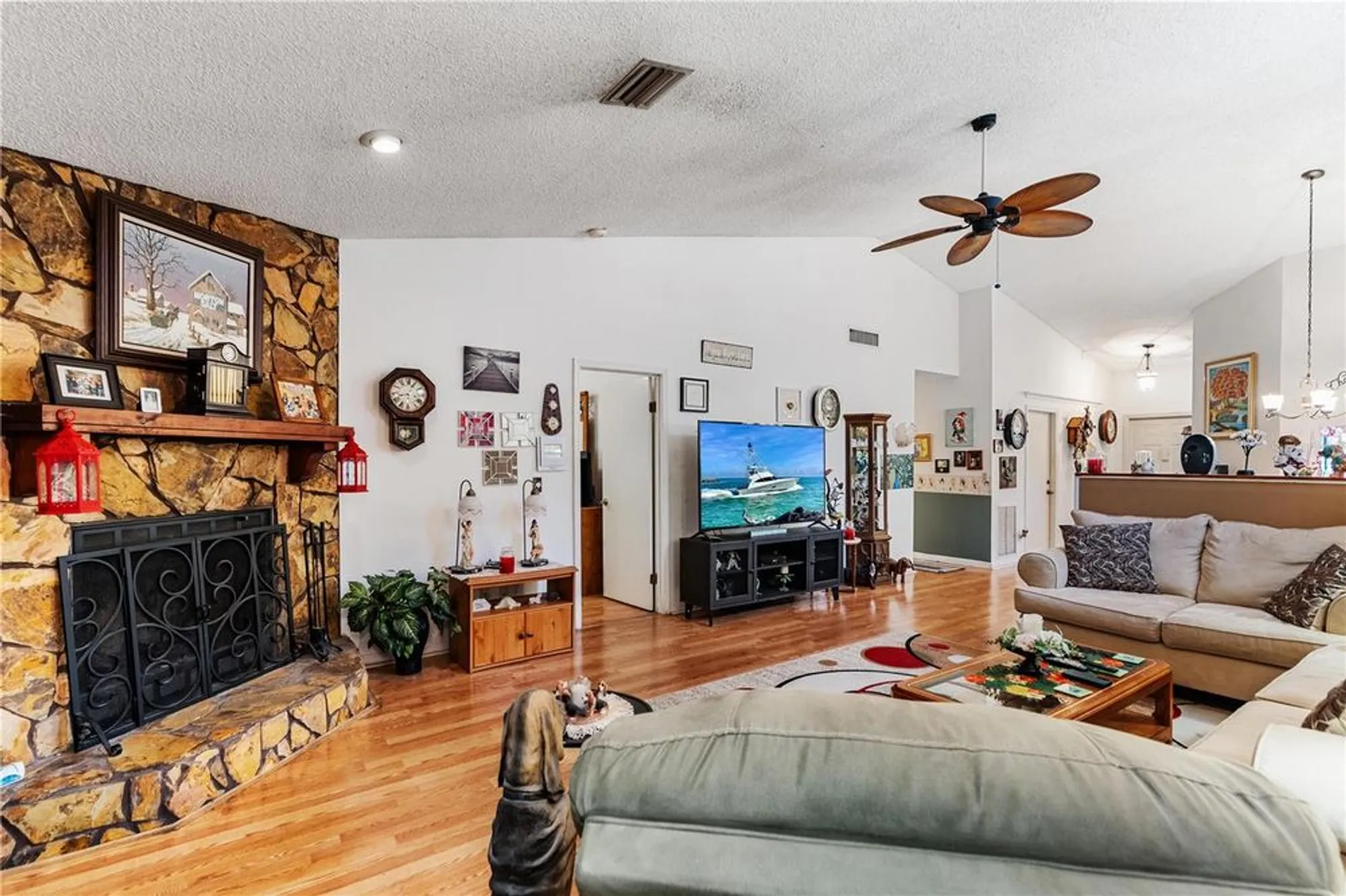 Property Slideshow image 5 of 51 | 11719 rose tree dr, New Port Richey, FL, 34654