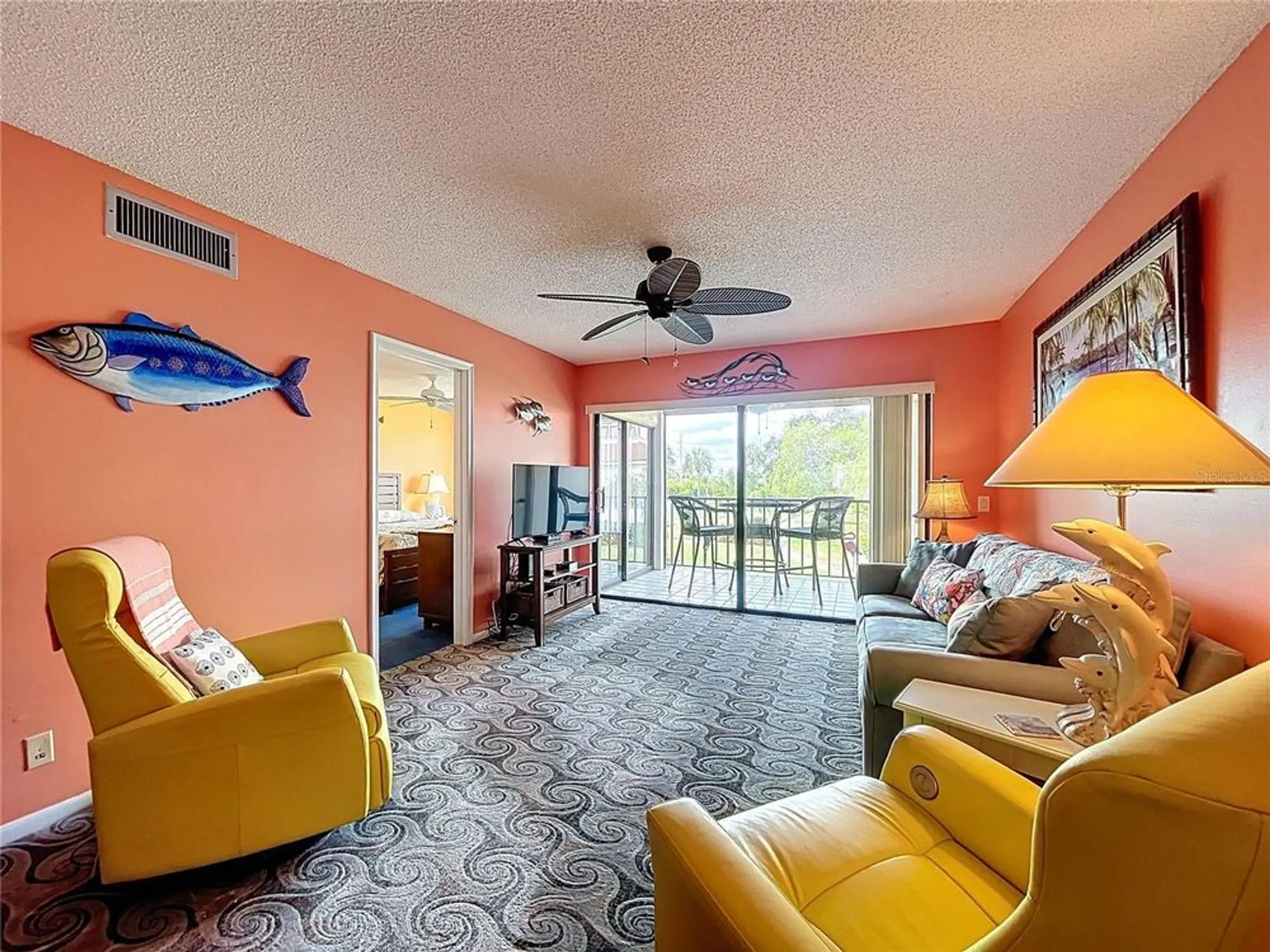 Property Slideshow image 4 of 28 | 6269 palma del mar blvd s apt 215, St Petersburg, FL, 33715