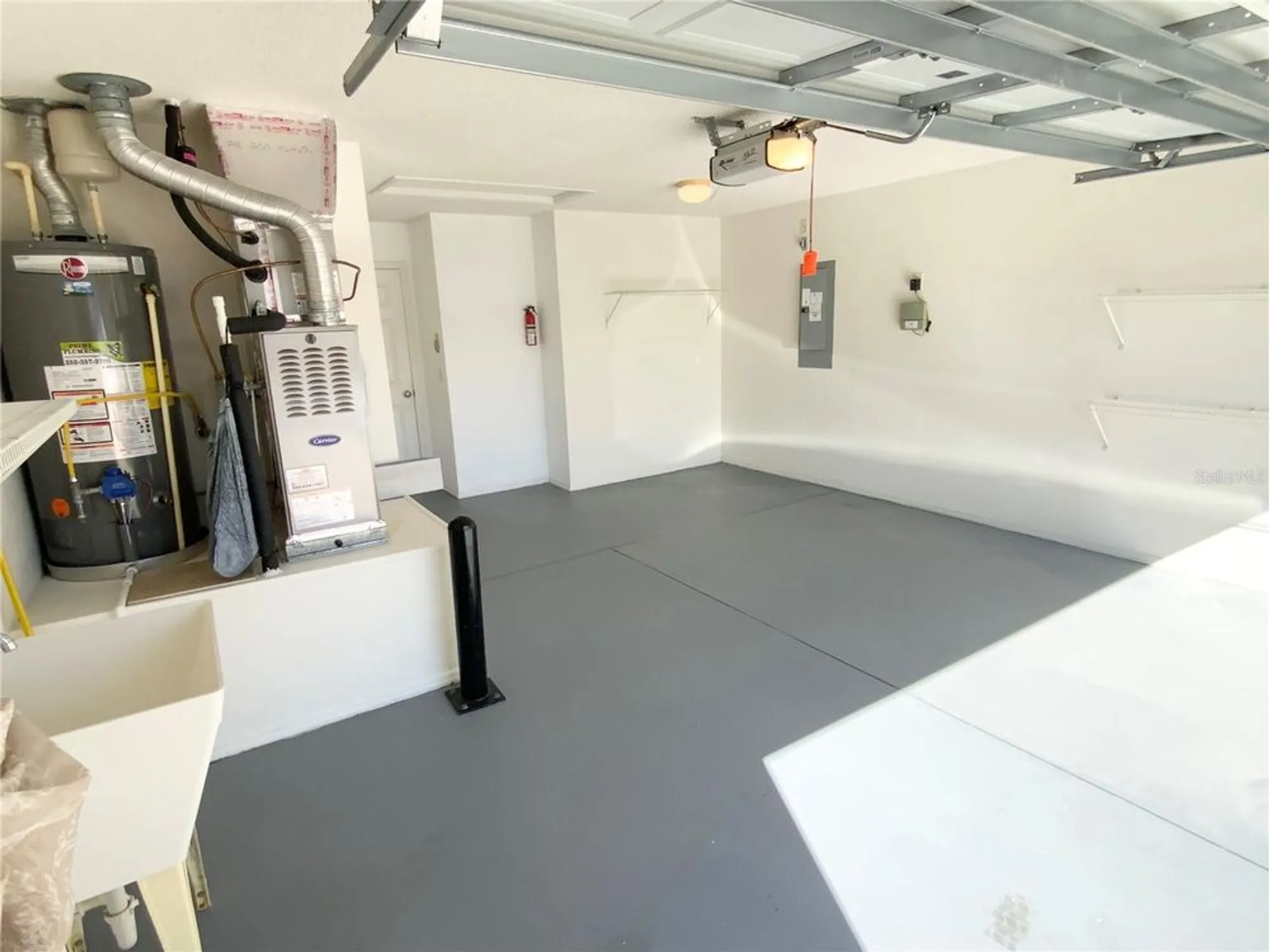 Property Slideshow image 13 of 16 | 317 rowesville ln, The Villages, FL, 32162