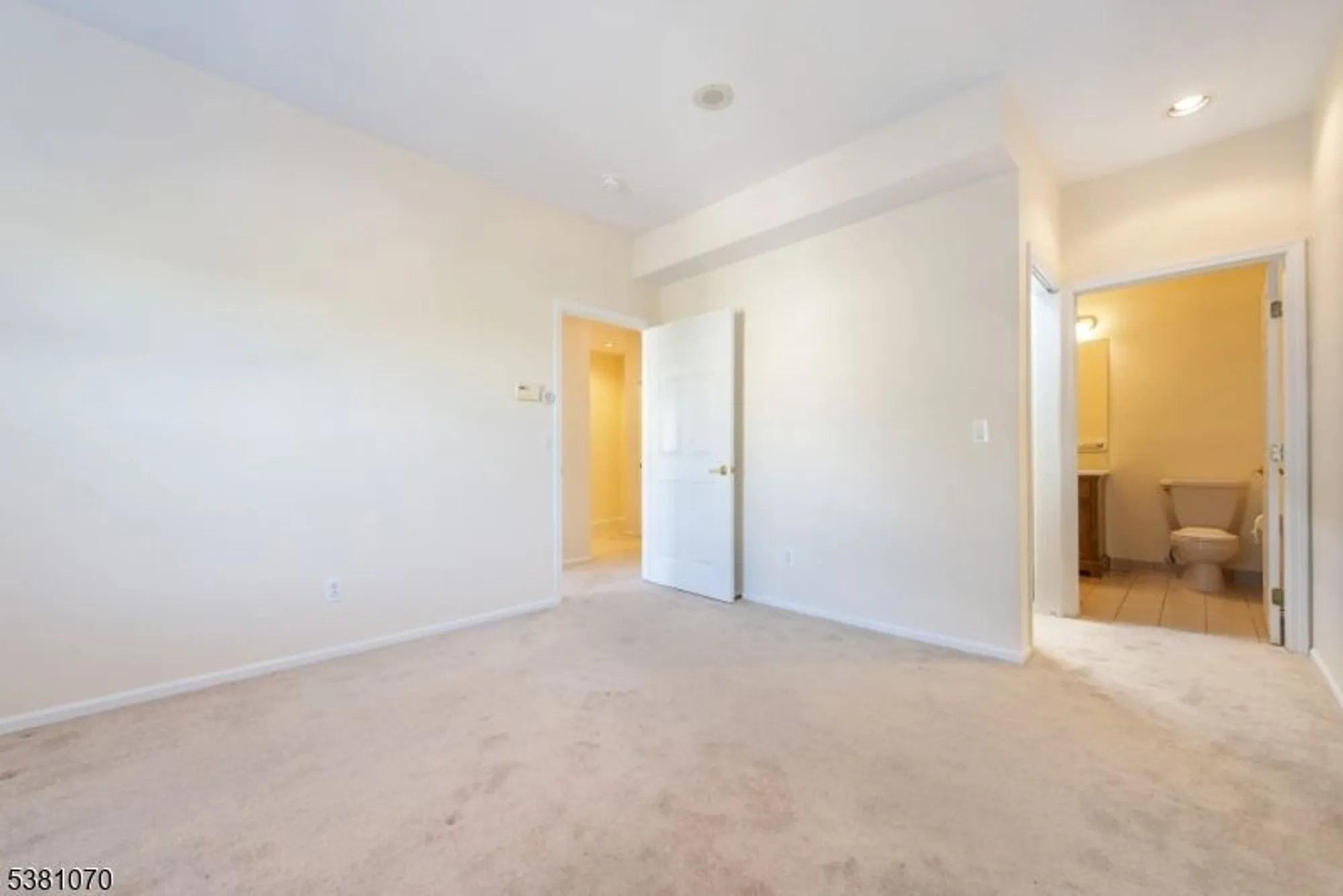 Property Slideshow image 19 of 32 | 2 richmond rd apt 210 210, West Milford, NJ, 07480