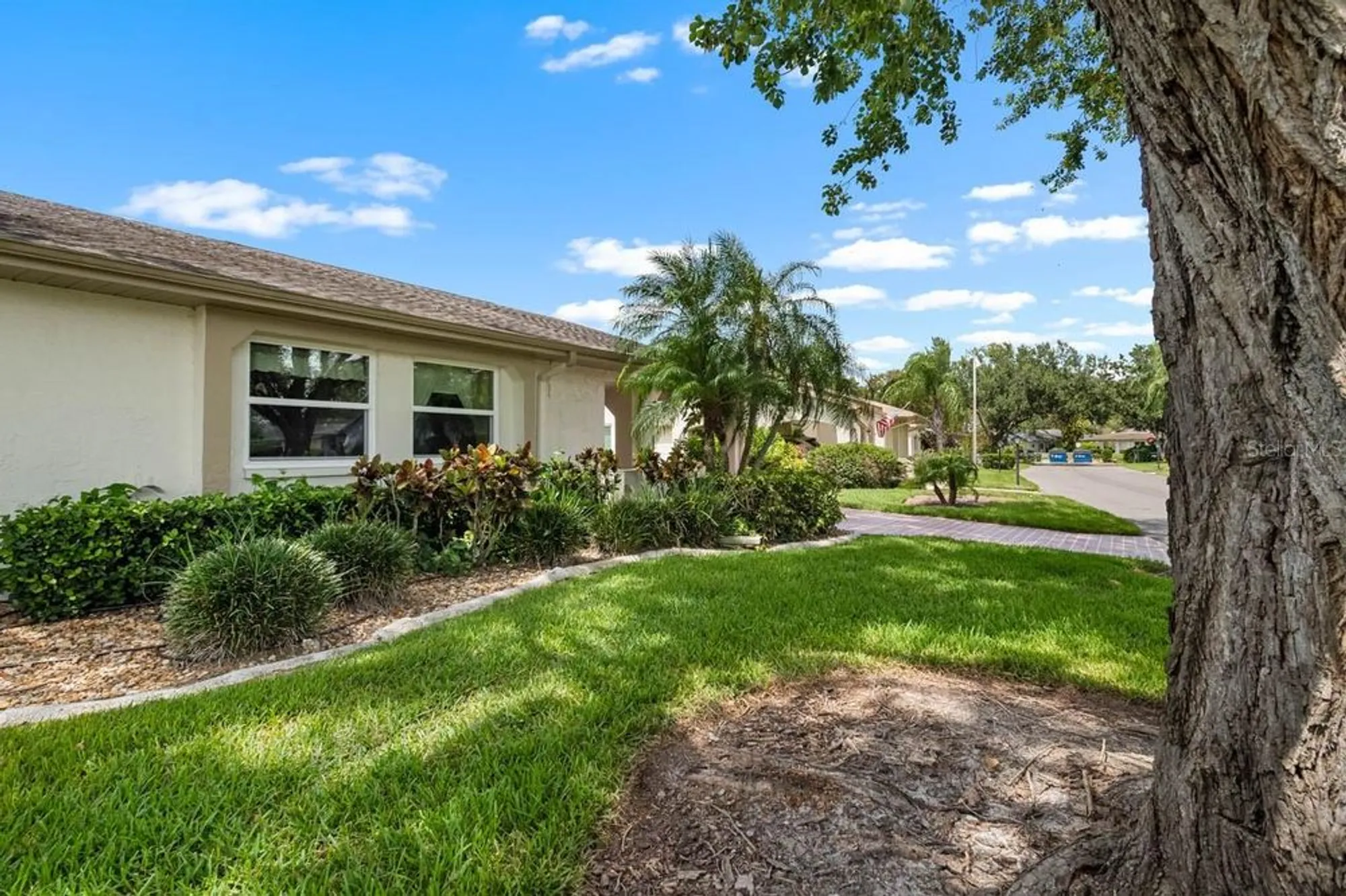 Property Slideshow image 4 of 50 | 2109 harleston pl # 2109, Sun City Center, FL, 33573