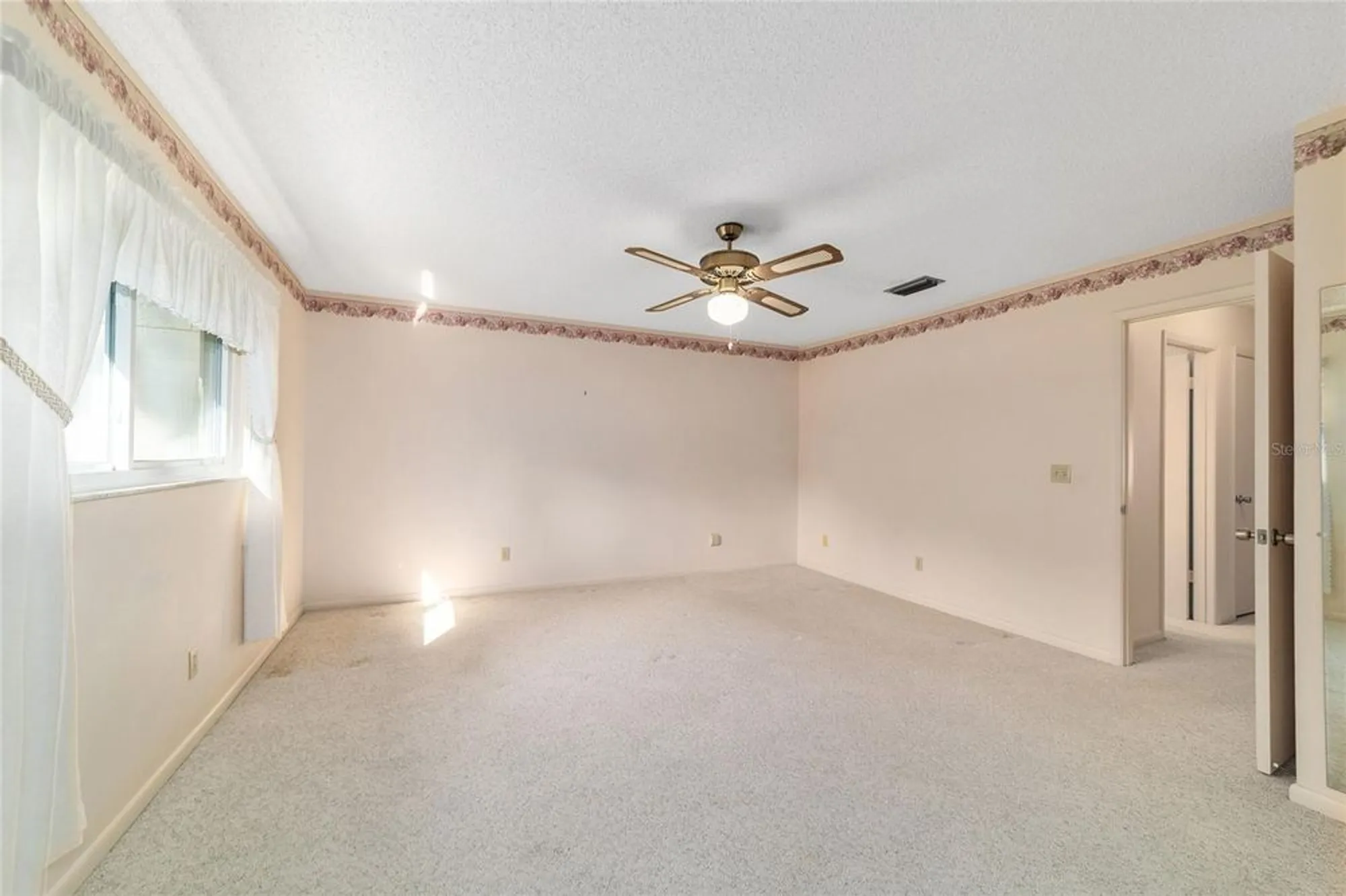Property Slideshow image 17 of 32 | 8702 sw 93rd ln d, Ocala, FL, 34481