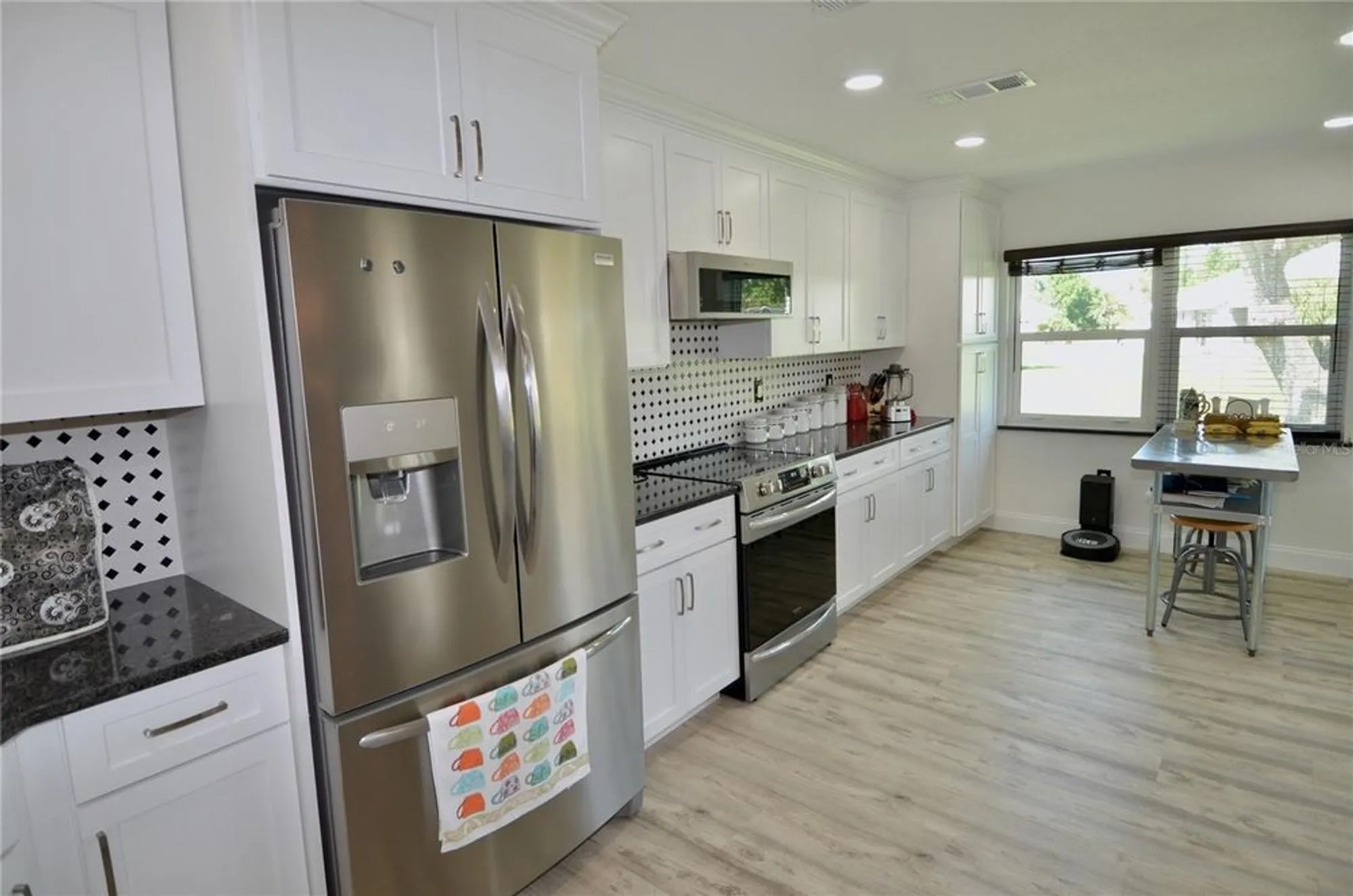 Property Slideshow image 28 of 77 | 611 paget dr, Venice, FL, 34293