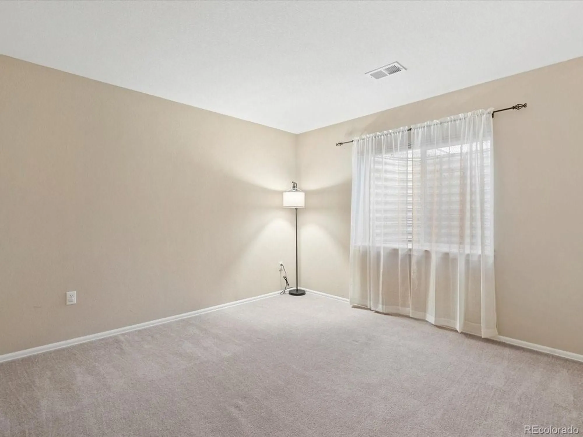 Property Slideshow image 23 of 32 | 22383 e heritage pkwy, Aurora, CO, 80016