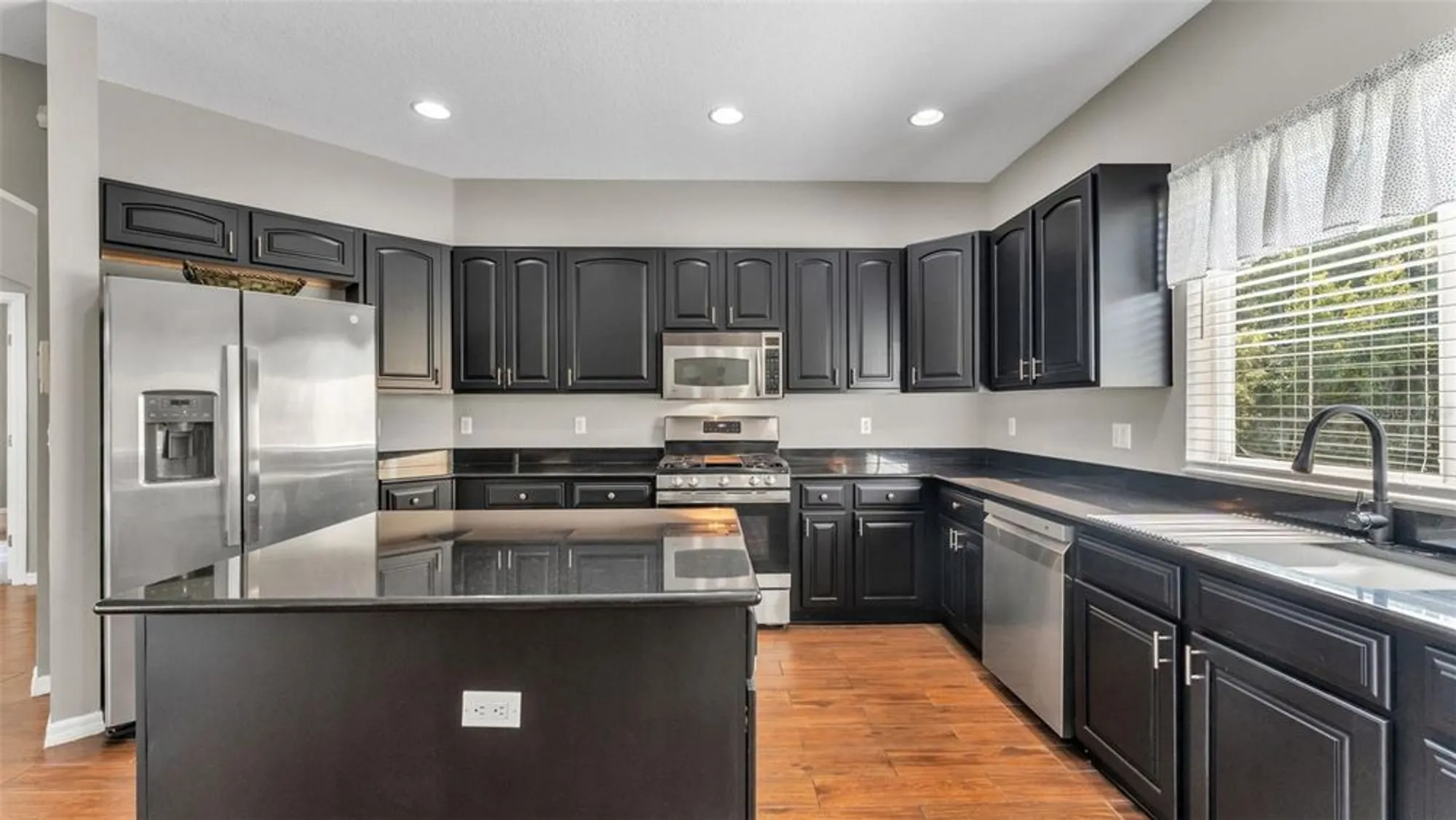 Property Slideshow image 10 of 56 | 4344 whistlewood cir, Lakeland, FL, 33811