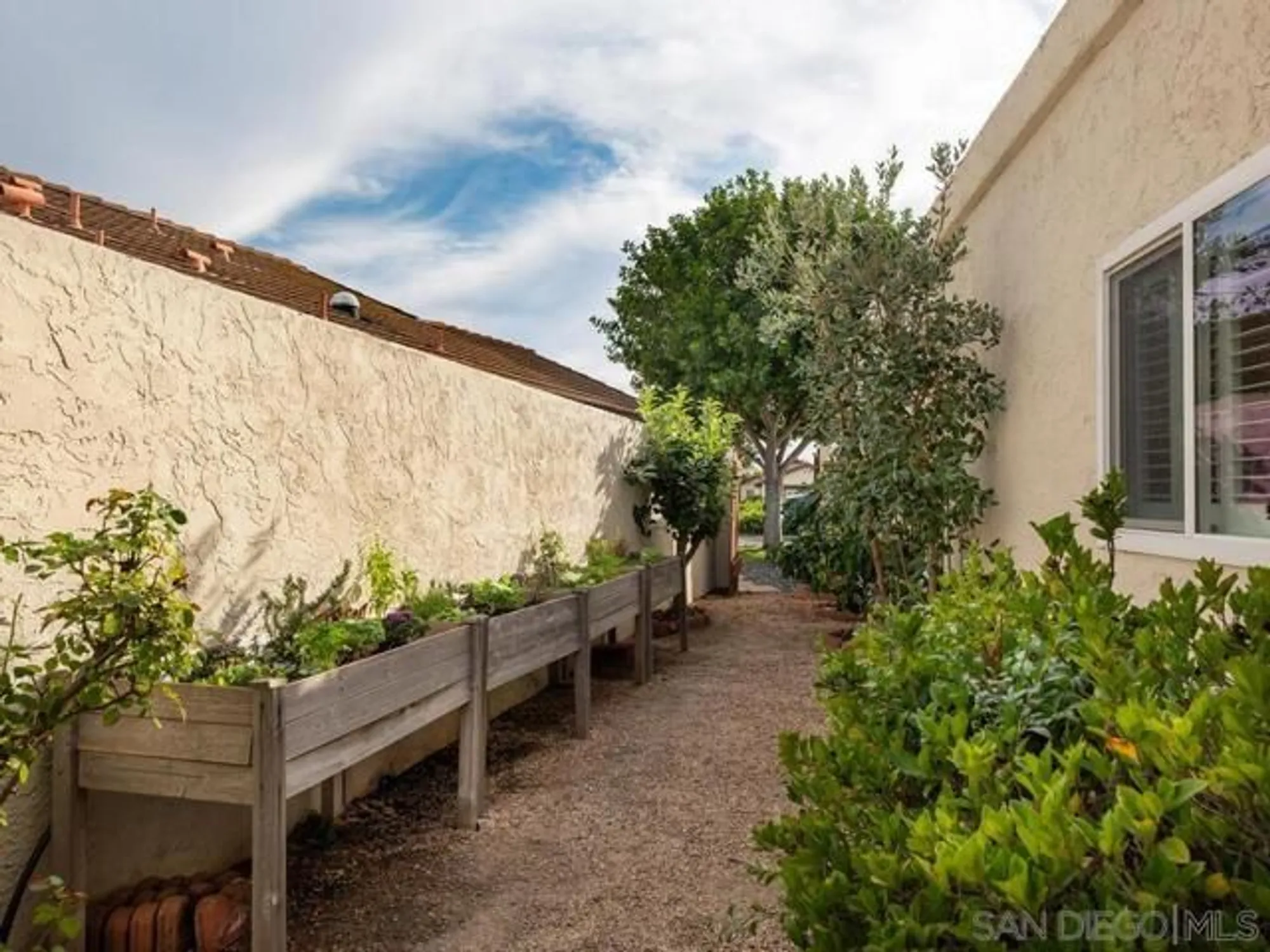 Property Slideshow image 22 of 68 | 12872 circulo dardo, San Diego, CA, 92128
