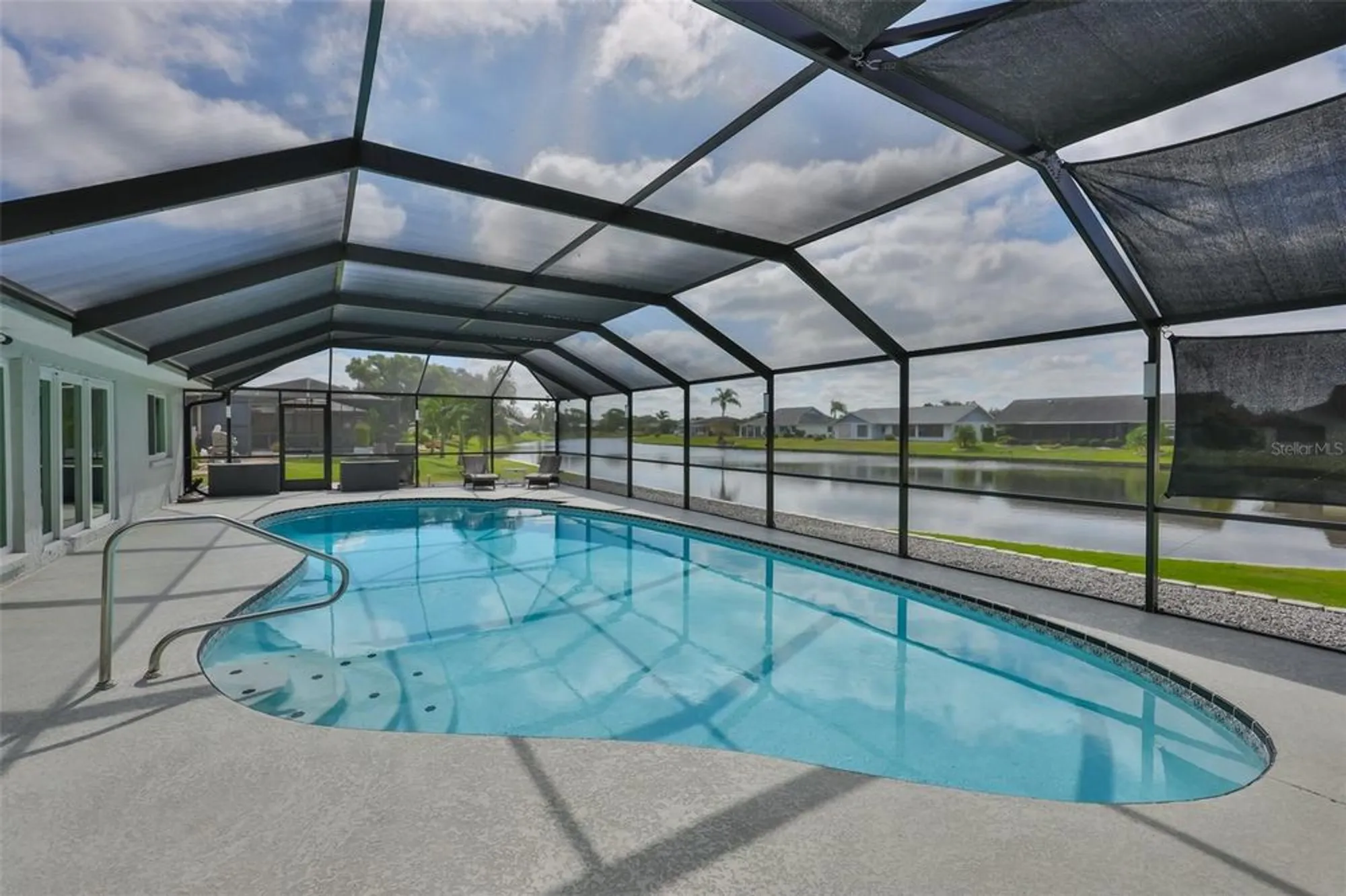 Property Slideshow image 48 of 63 | 2022 east view dr, Sun City Center, FL, 33573