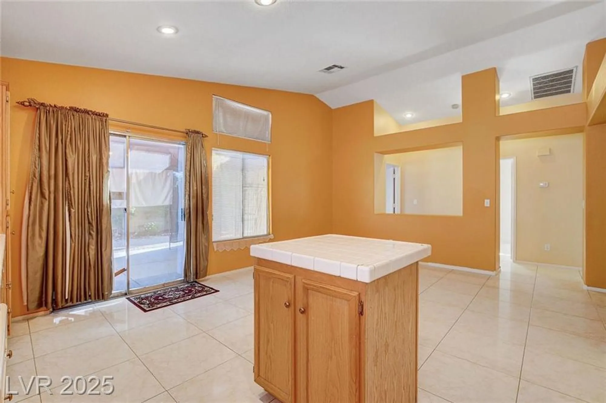 Property Slideshow image 19 of 40 | 5524 morningcross st, Las Vegas, NV, 89130