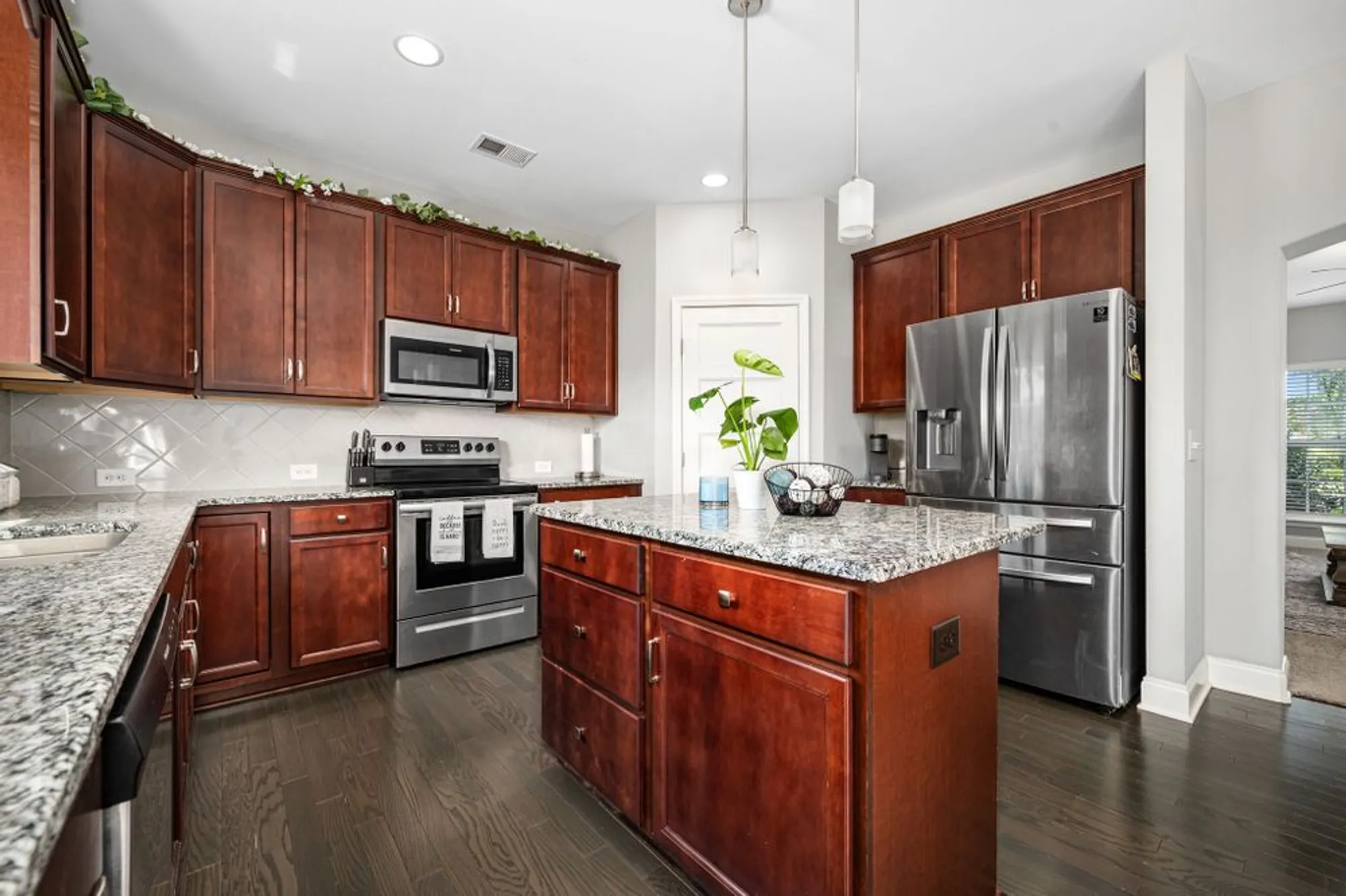 Property Slideshow image 13 of 31 | 1629 summit rdg, Lebanon, TN, 37090